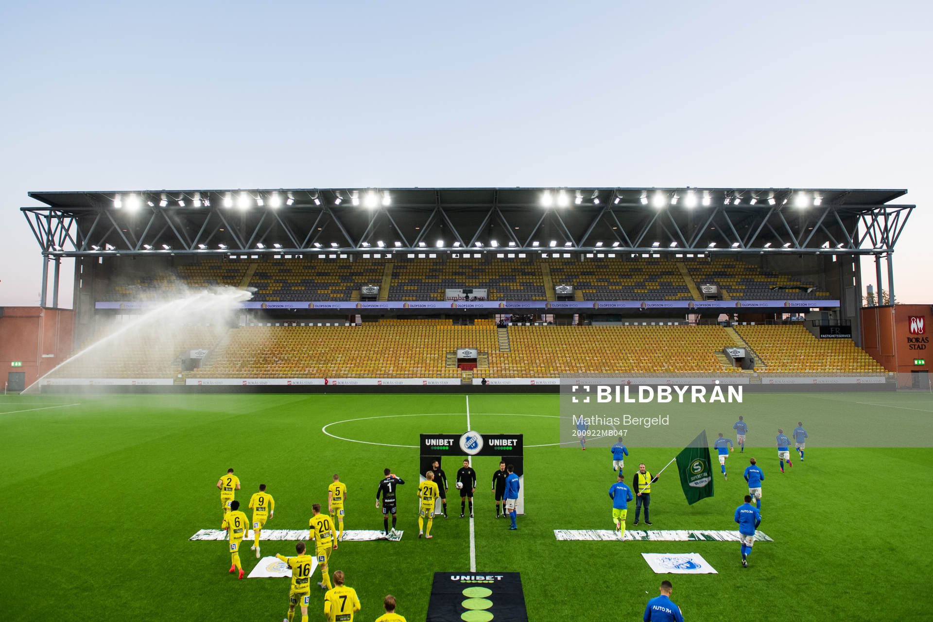Spelarna gör entré på Borås Arena