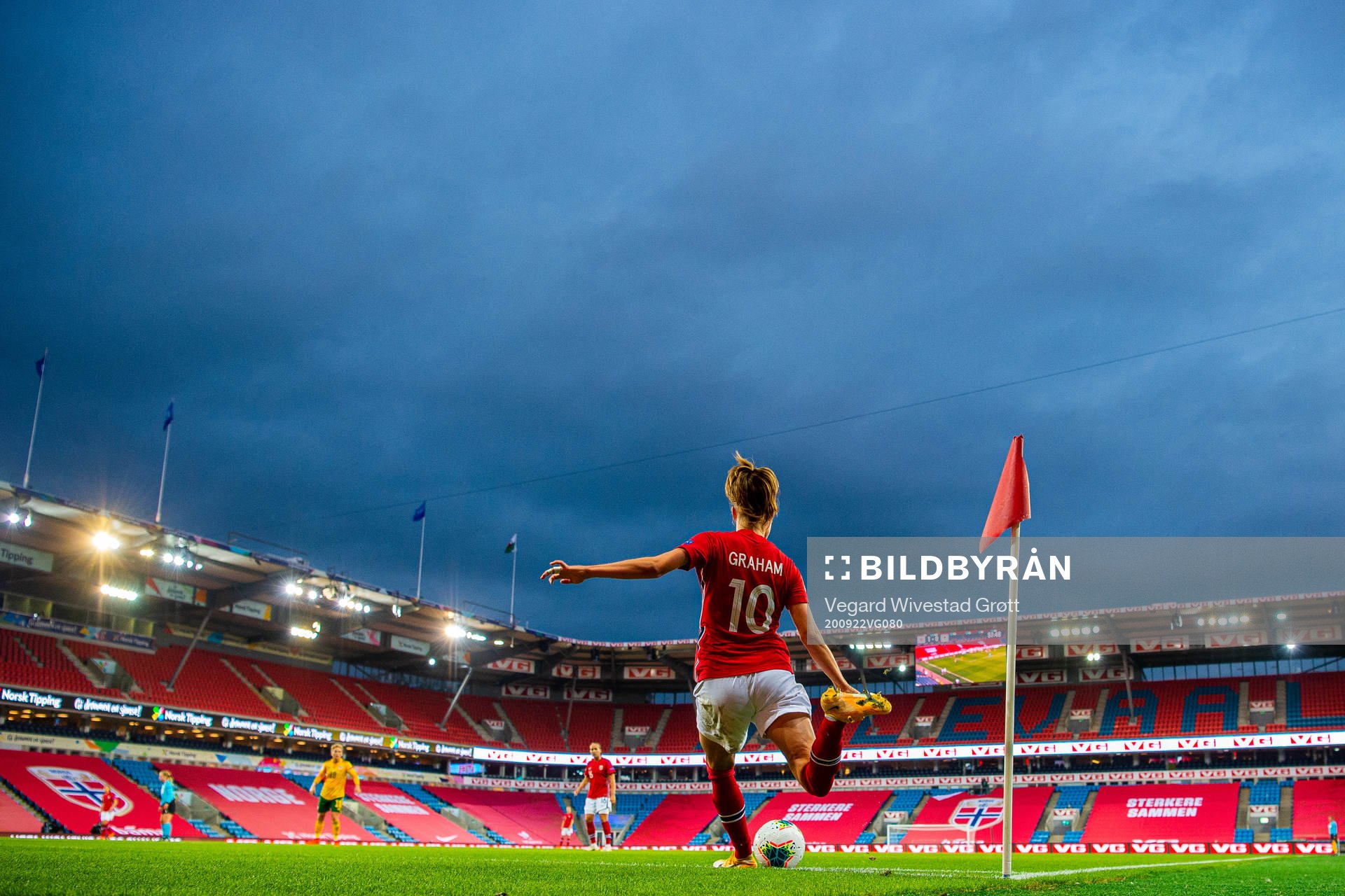 Caroline Graham Hansen of Norway takes a corner kick