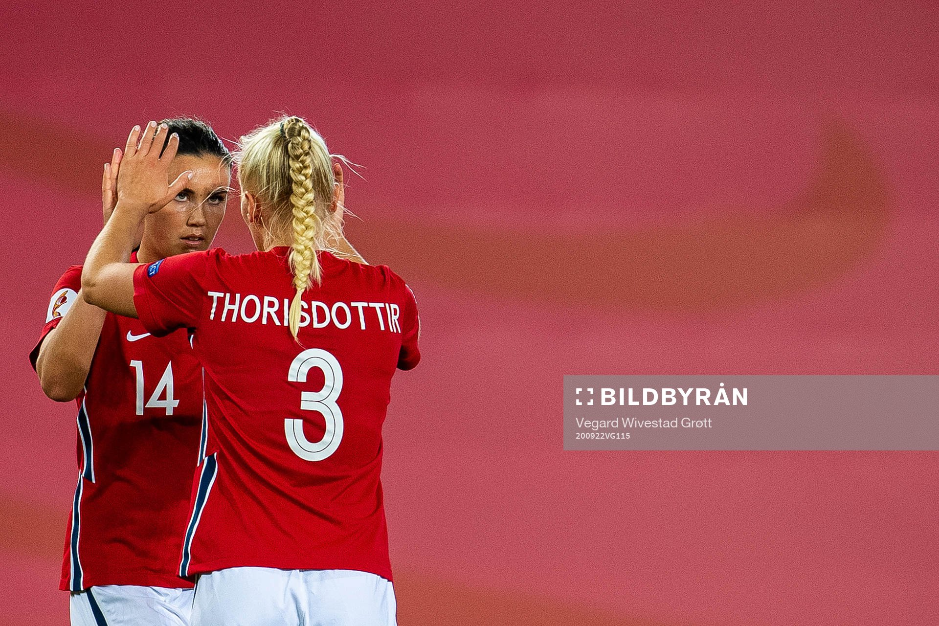 Ingrid Syrstad Engen and Maria Thorisdottir of Norway