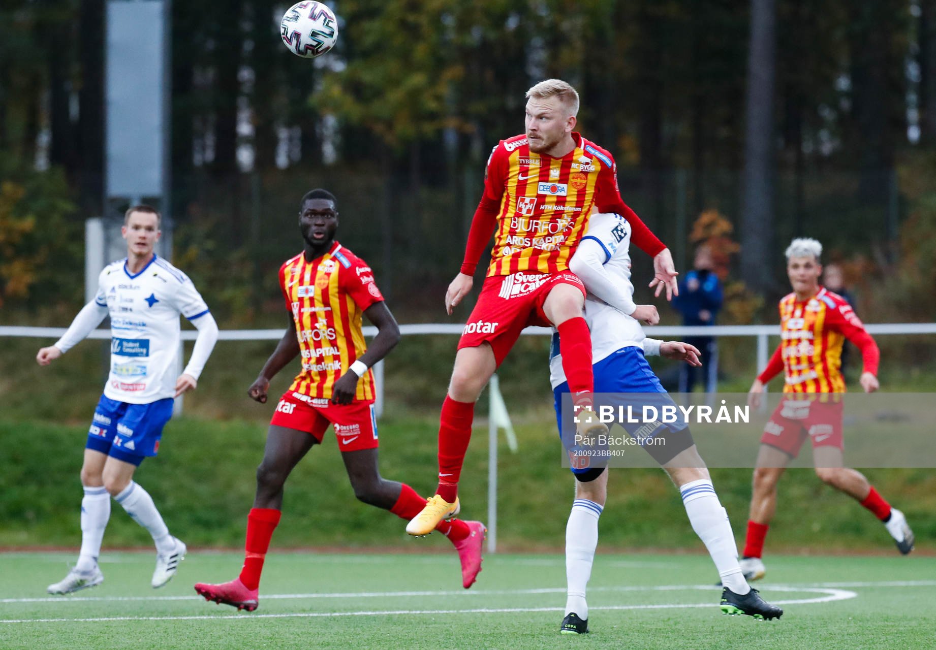 Örebro Syrianskas Linus Lamu under fotbollsmatchen I division 1 norra mellan IFK Luleå och Örebro-Syrianska den 23 september 2020 i Luleå.