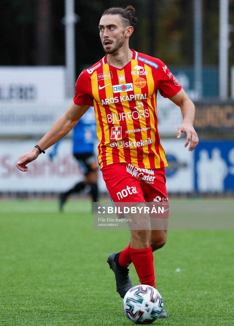 Örebro Syrianskas Laurie Bell under fotbollsmatchen I division 1 norra mellan IFK Luleå och Örebro-Syrianska den 23 september 2020 i Luleå.