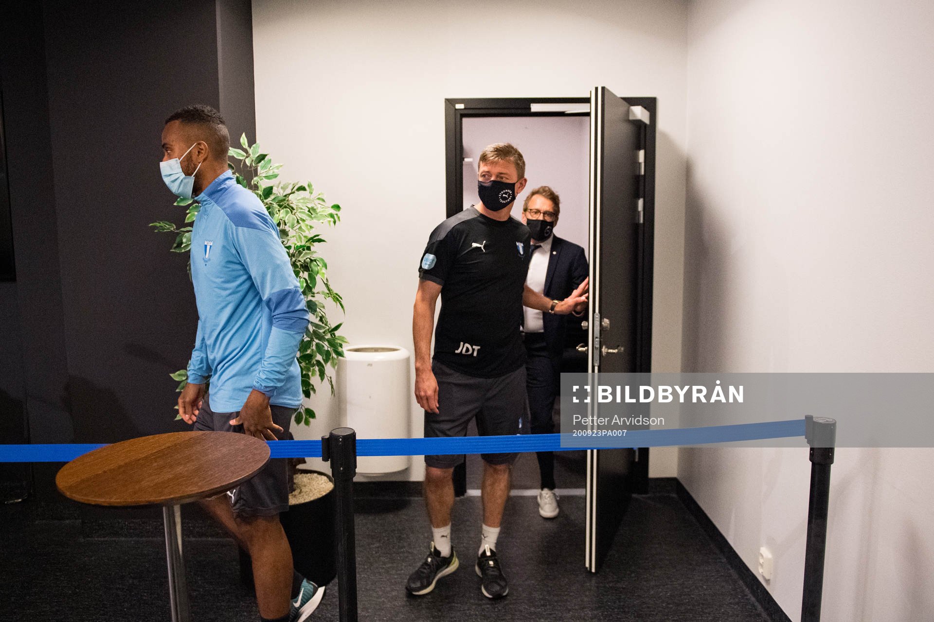 Isaac Kiese Thelin and Jon Dahl Tomasson, head coach