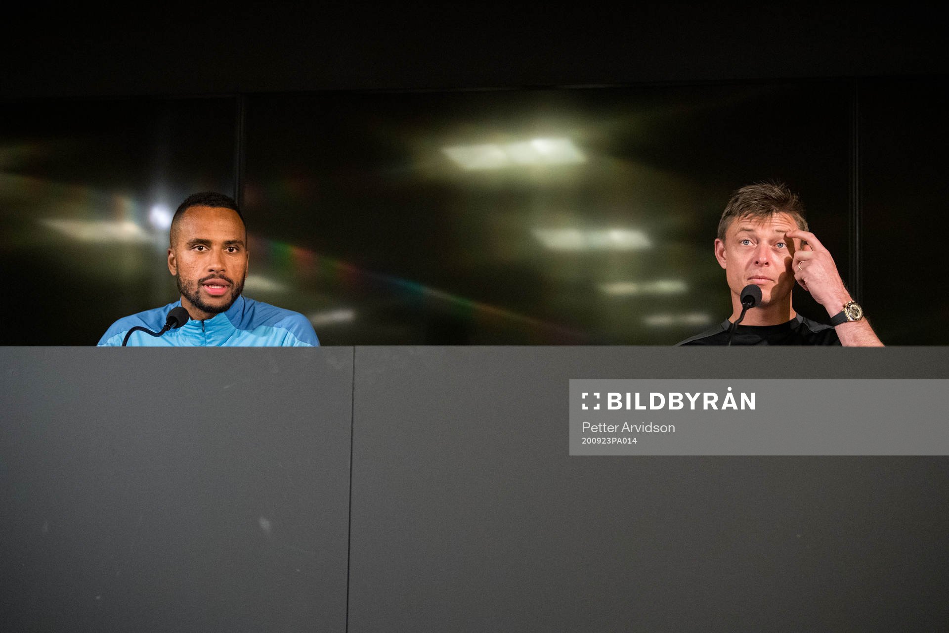 Isaac Kiese Thelin and Jon Dahl Tomasson, head coach