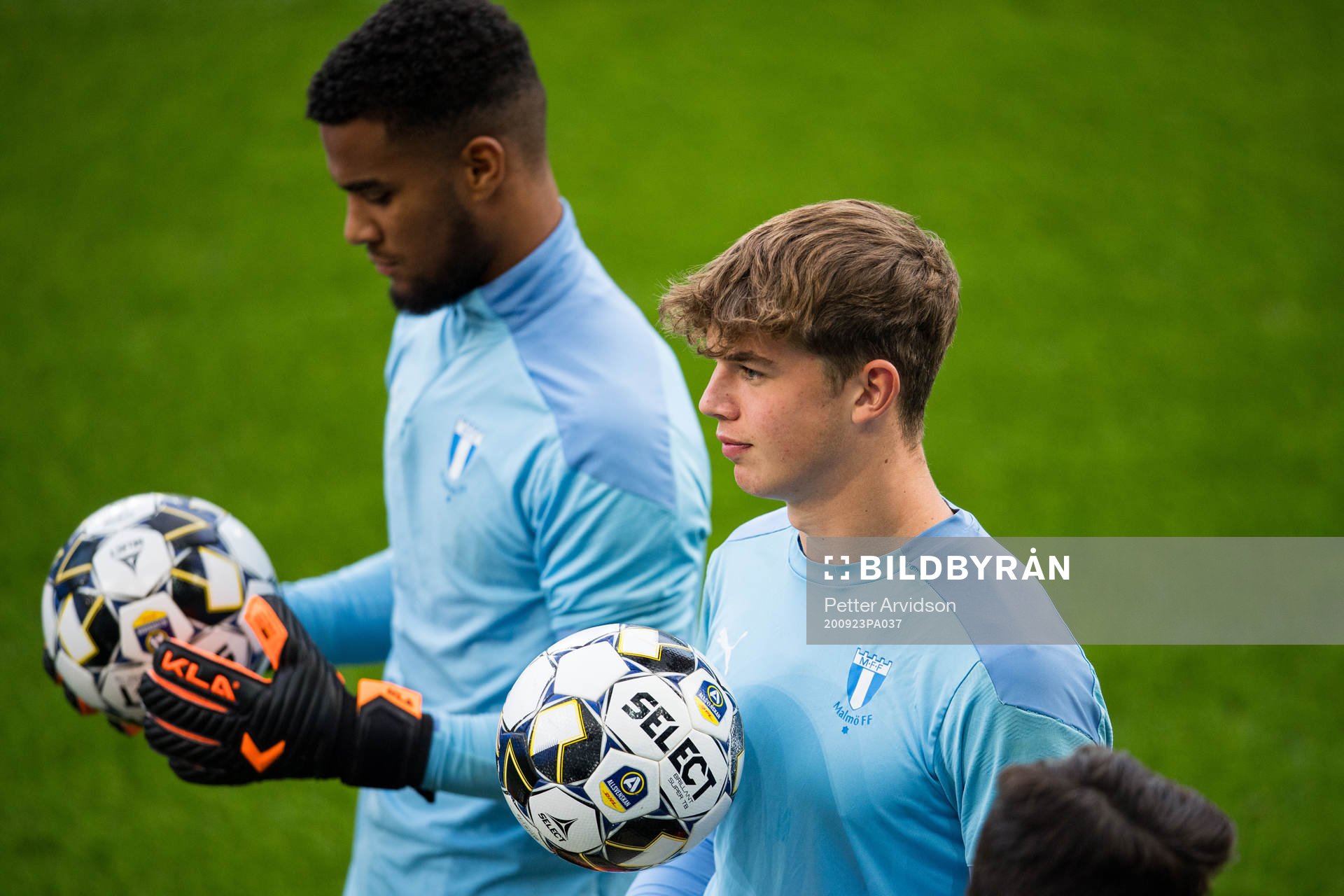 Goalkeeper Melker Ellborg and goalkeeper Lamin Sarr