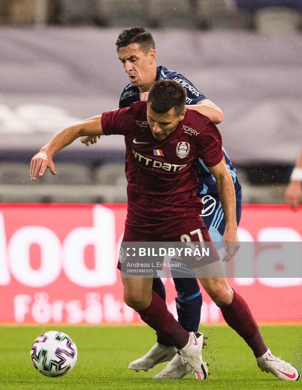 Mihai Bordeianu of CFR Cluj and Haris Radetinac of