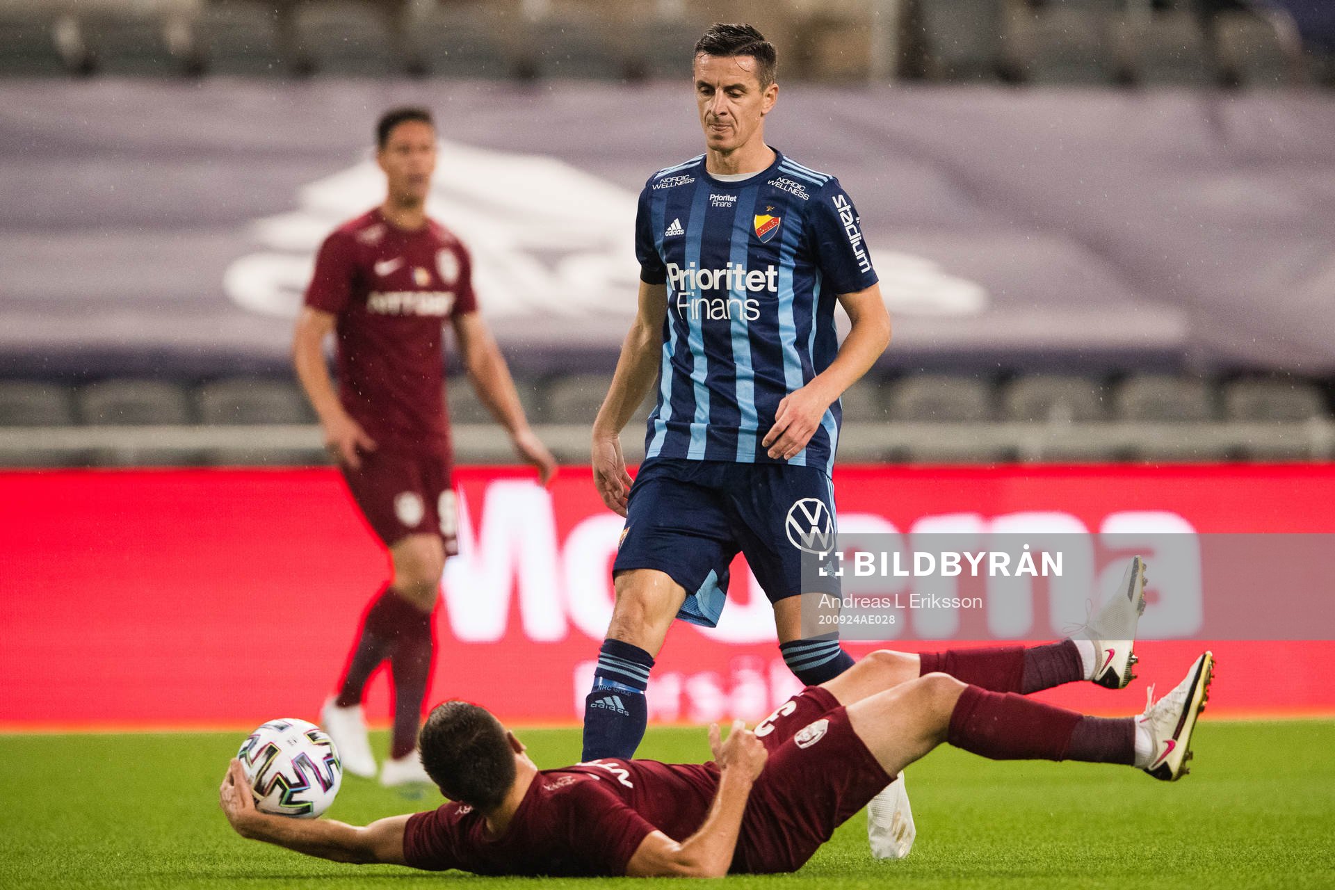 Mihai Bordeianu of CFR Cluj and Haris Radetinac of