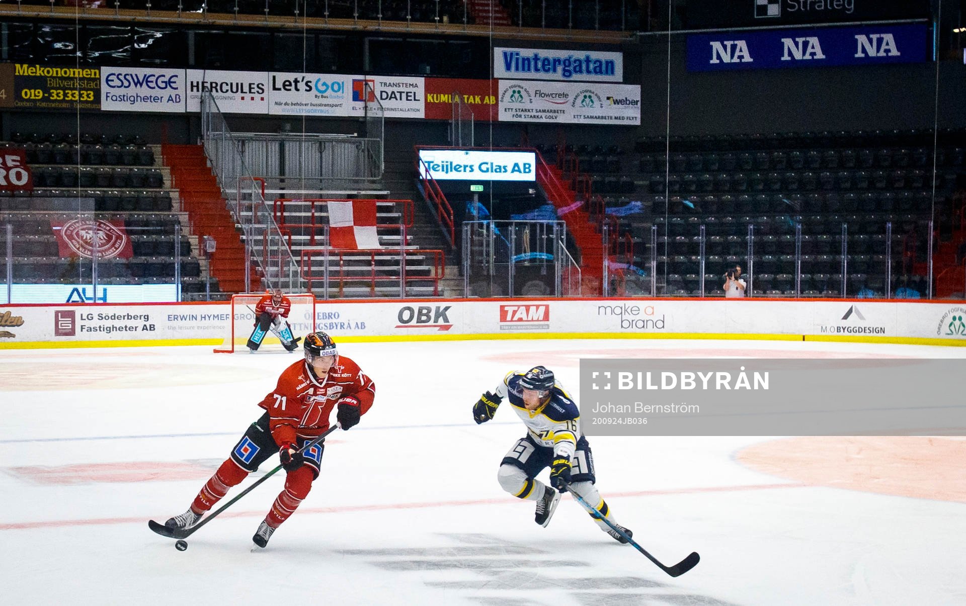 s Filip Sandberg med tomma läktare