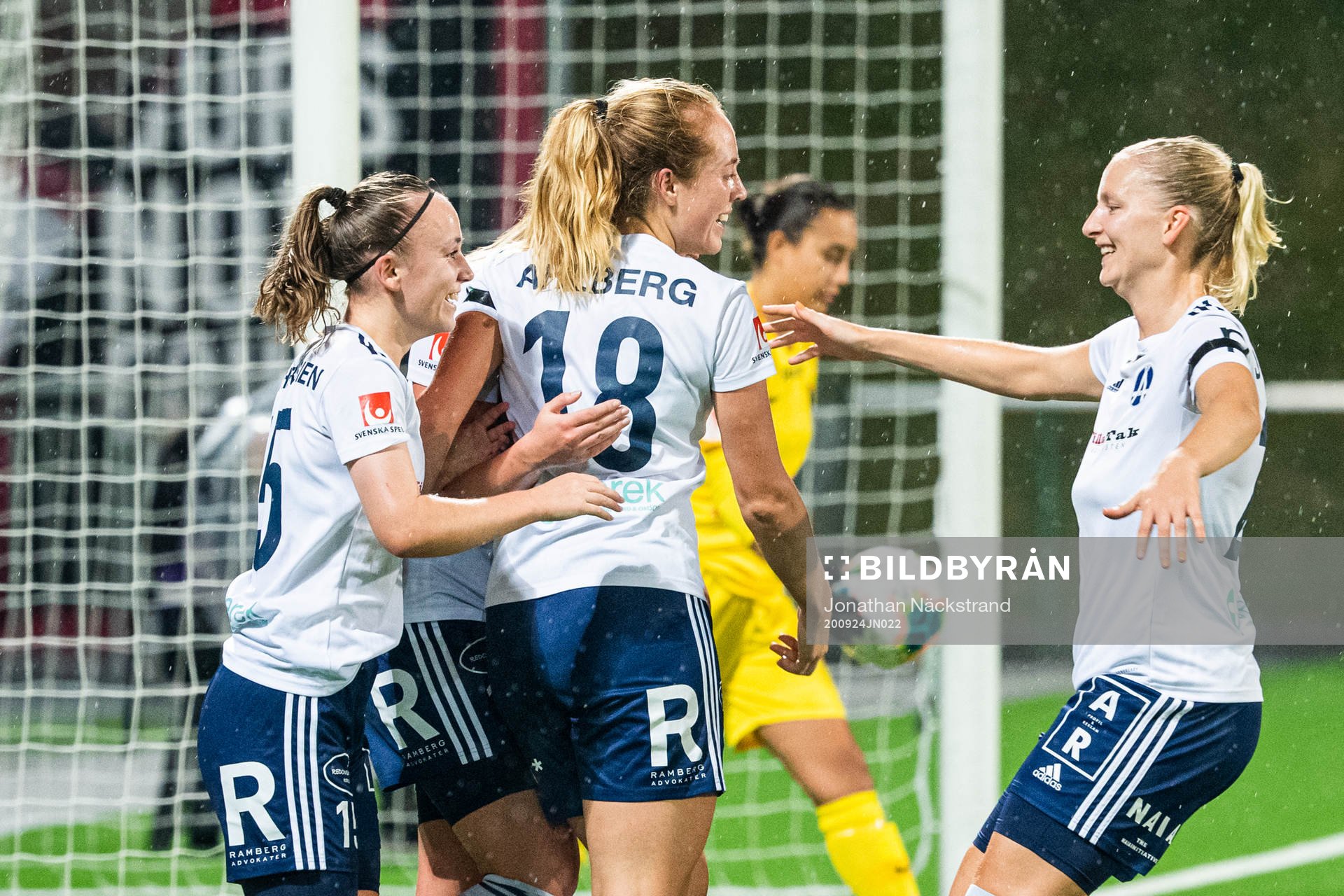 Älvsjös Alice Ahlberg jublar
