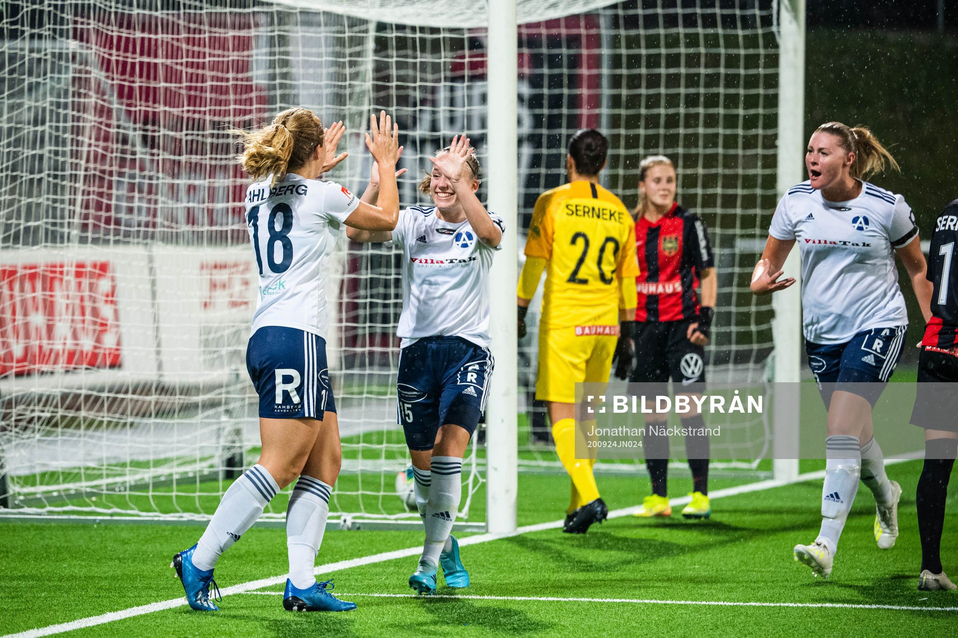 Älvsjös Alice Ahlberg jublar