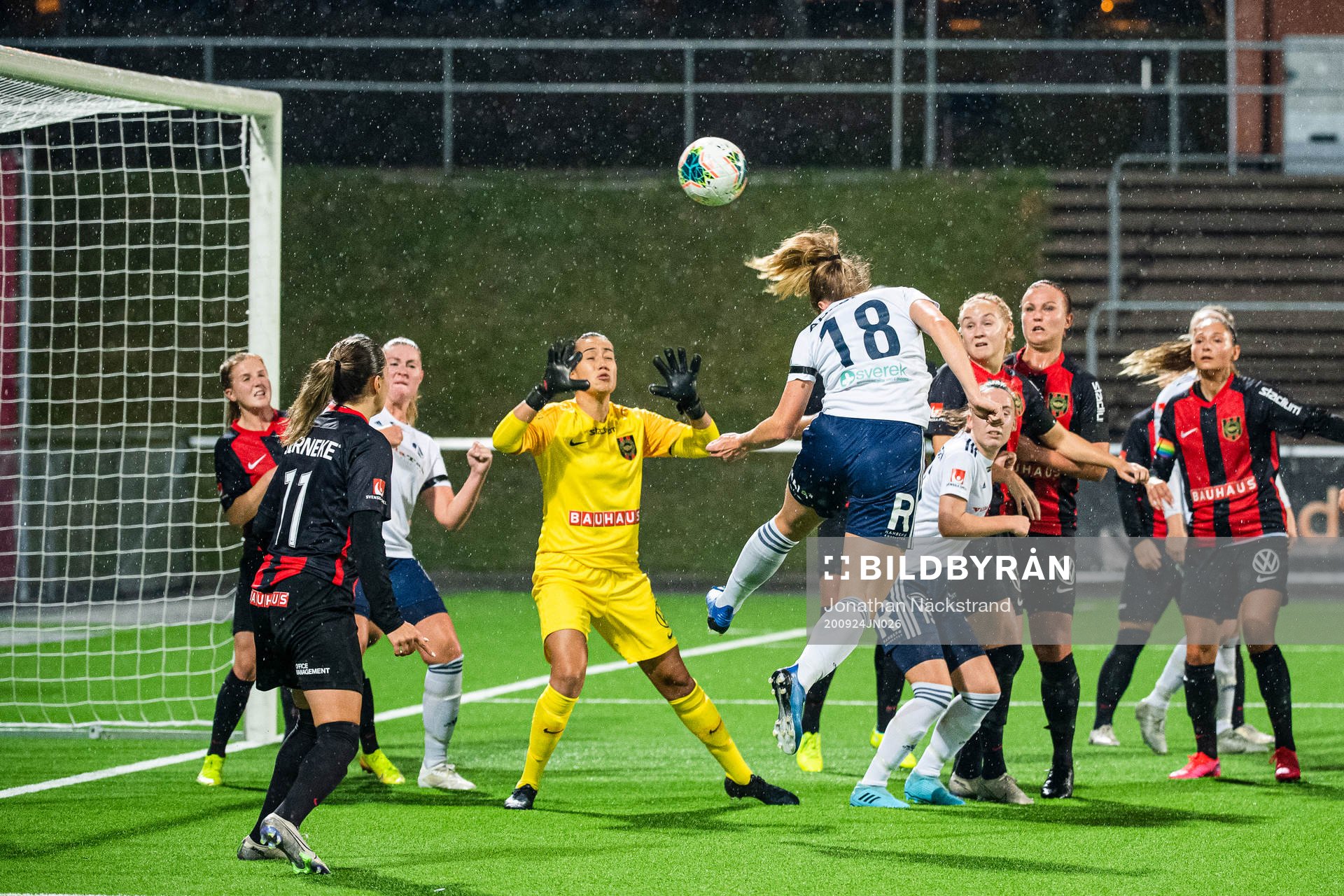Älvsjös Alice Ahlberg gör 0-2