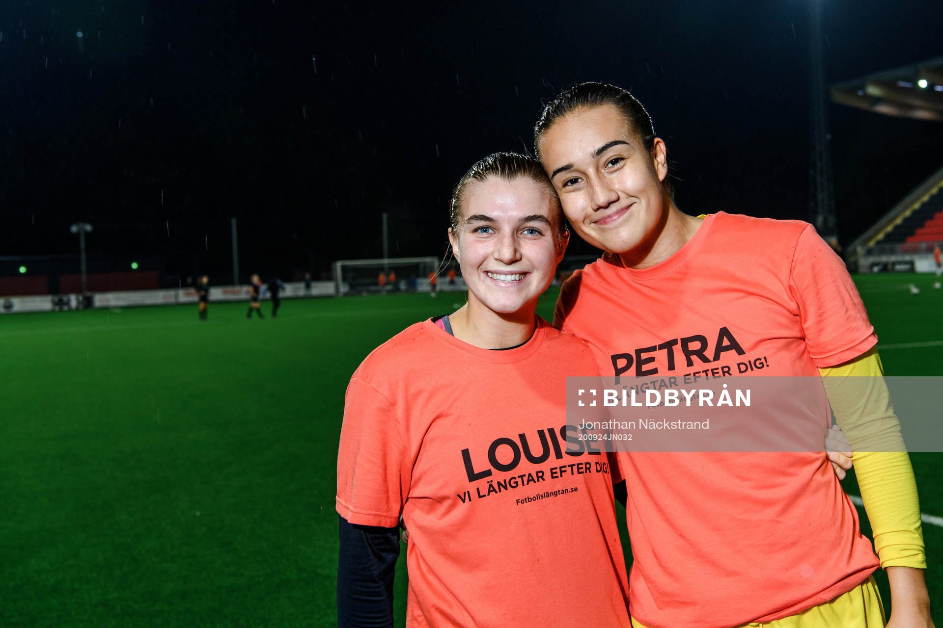 Brommapojkarnas Mathilda Lindström och målvakt Karolina
