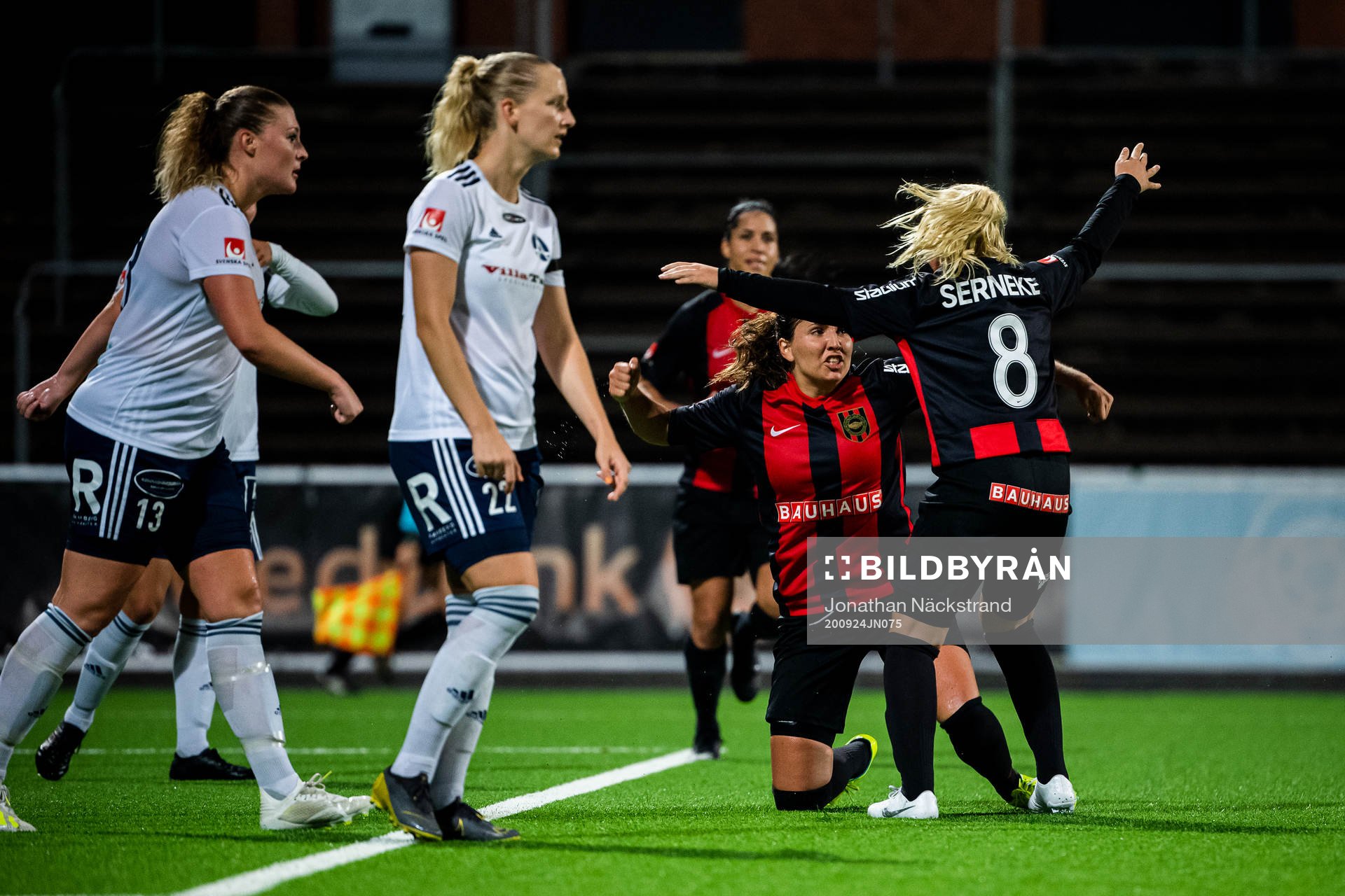 Brommapojkarnas spelare jublar