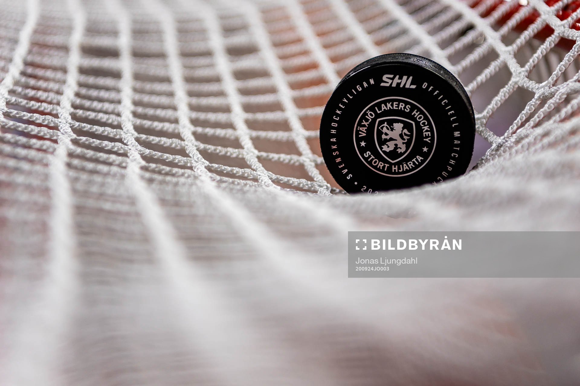 Matchpuck före ishockeymatchen i SHL mellan Växjö och