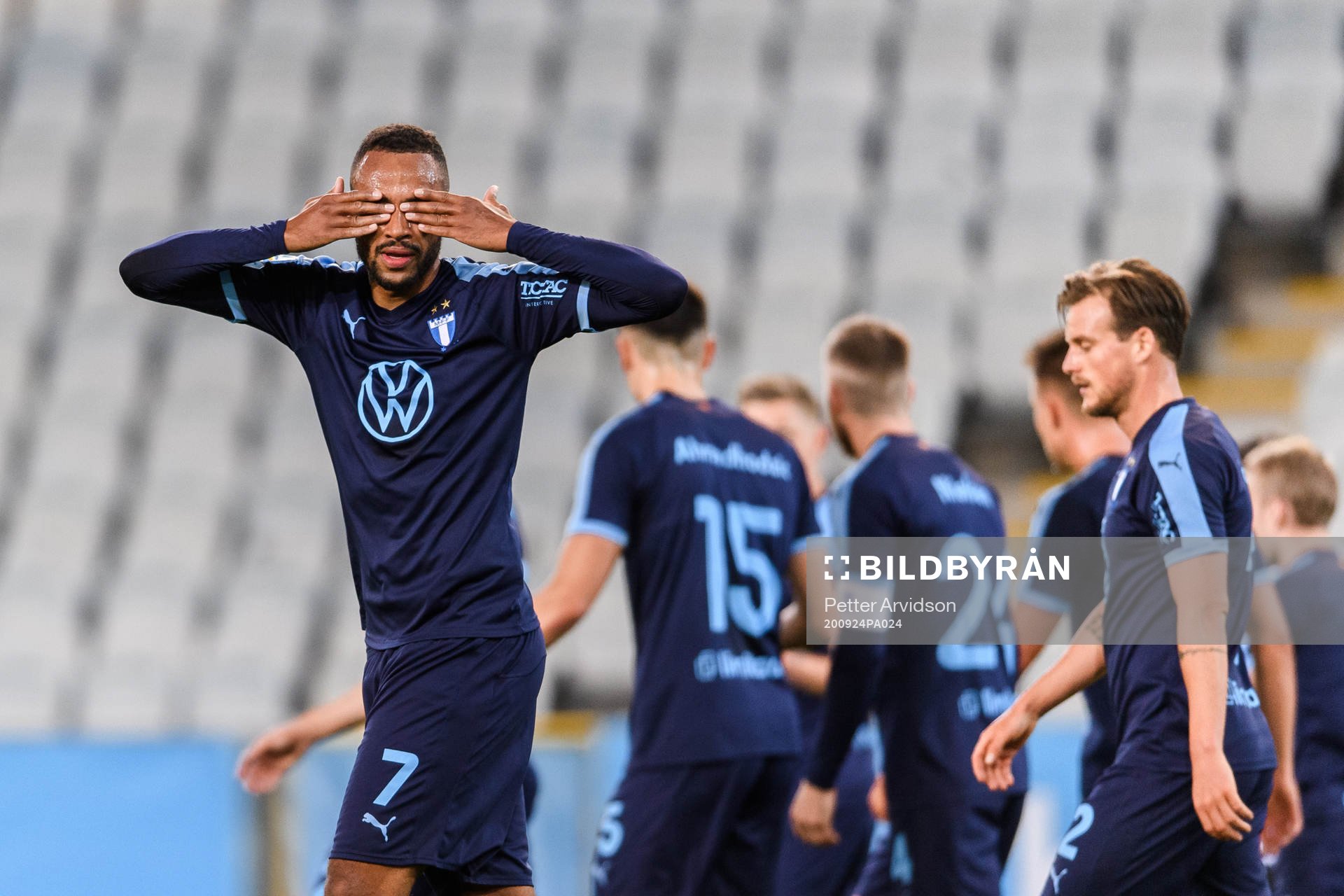 Isaac Kiese Thelin of Malmö FF celebrates the 2-0 goal