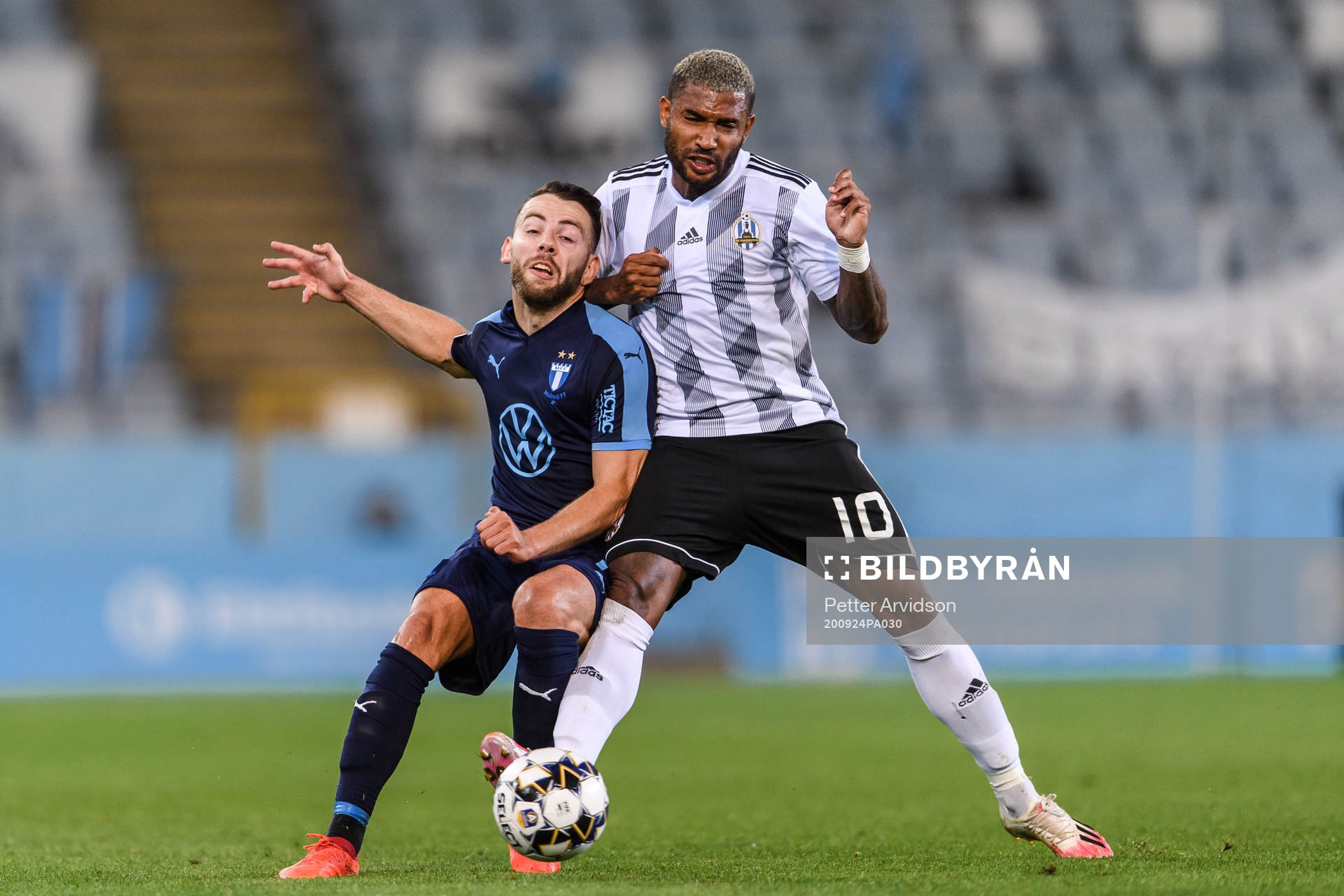 Erdal Rakip of Malmö FF and Sammir of Lokomotiva Zagreb