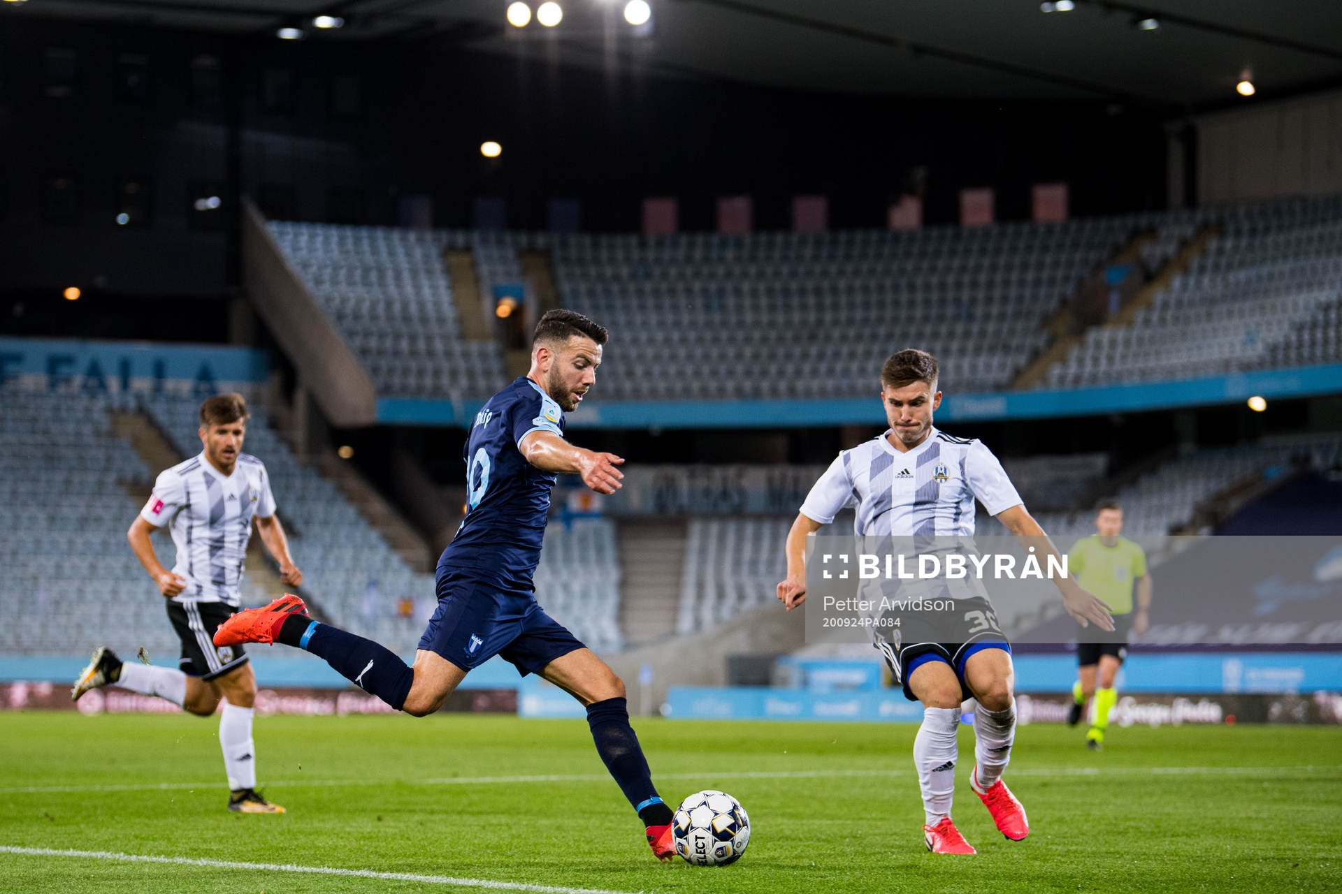 Erdal Rakip of Malmö FF and Marko Dira of Lokomotiva Zagreb