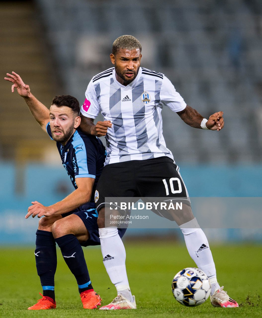 Erdal Rakip of Malmö FF and Sammir of Lokomotiva Zagreb