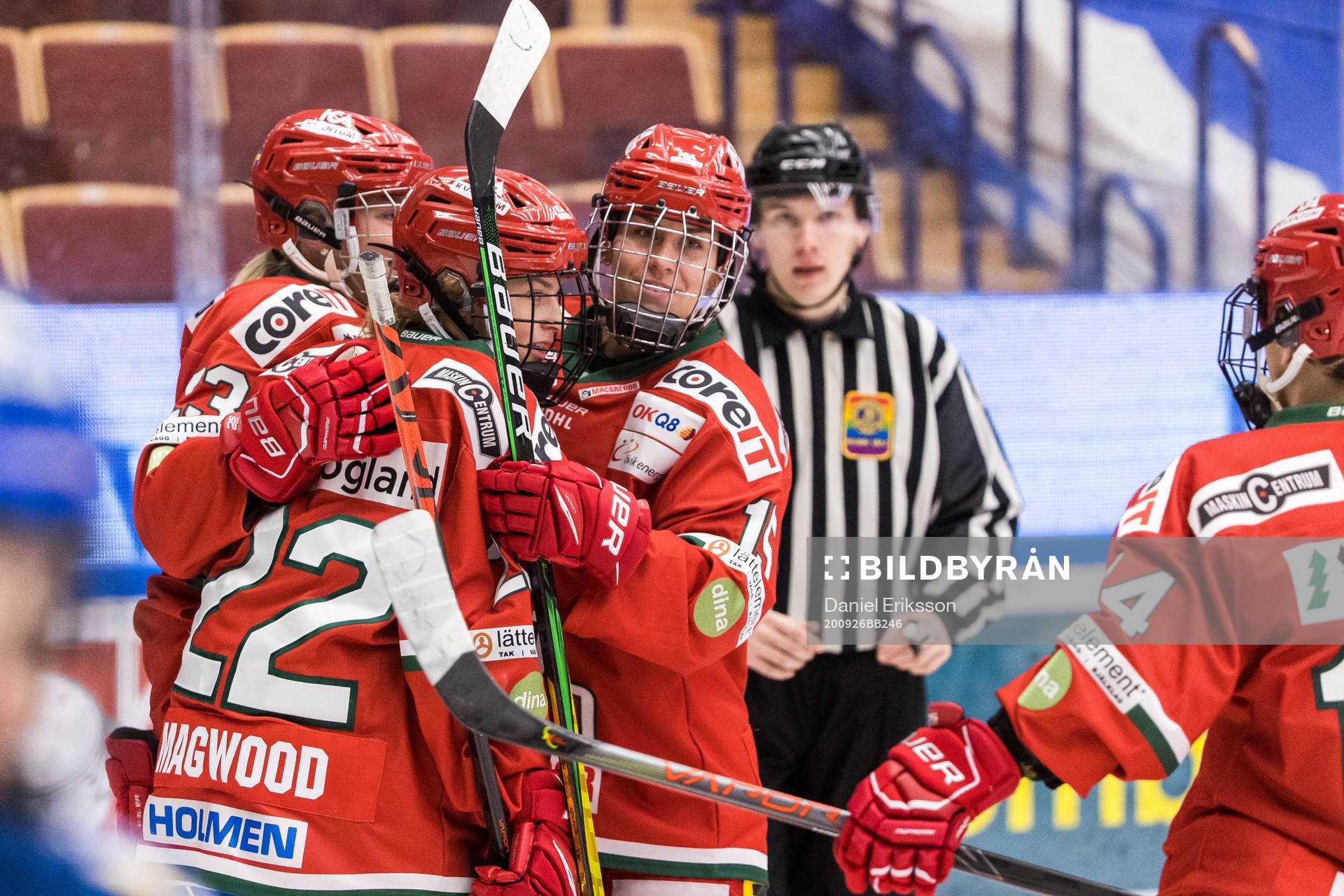 Modos Jaycee Magwood jublar med lagkamrater