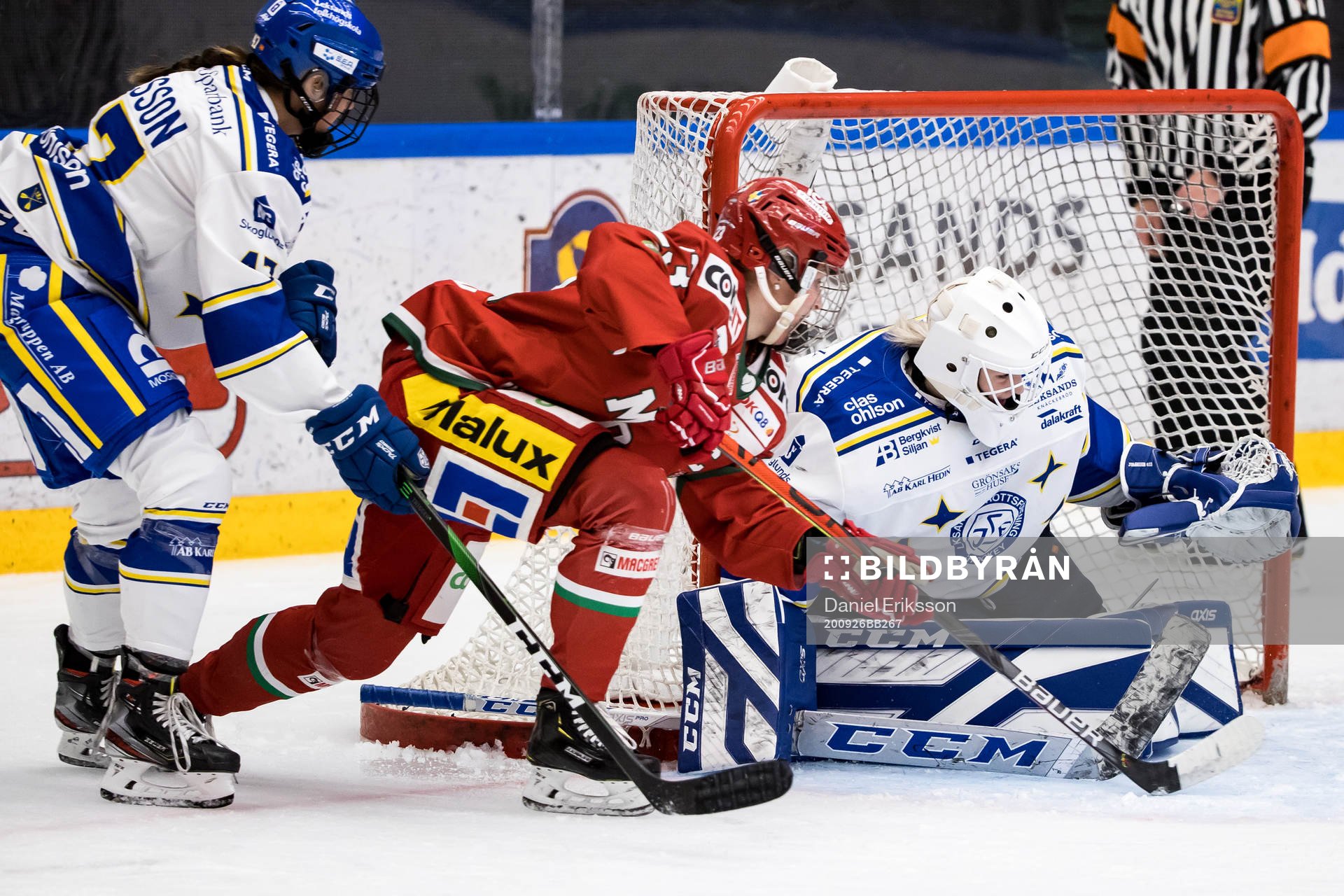 Modos Olivia Carlsson och Leksands målvakt Amanda Johansson