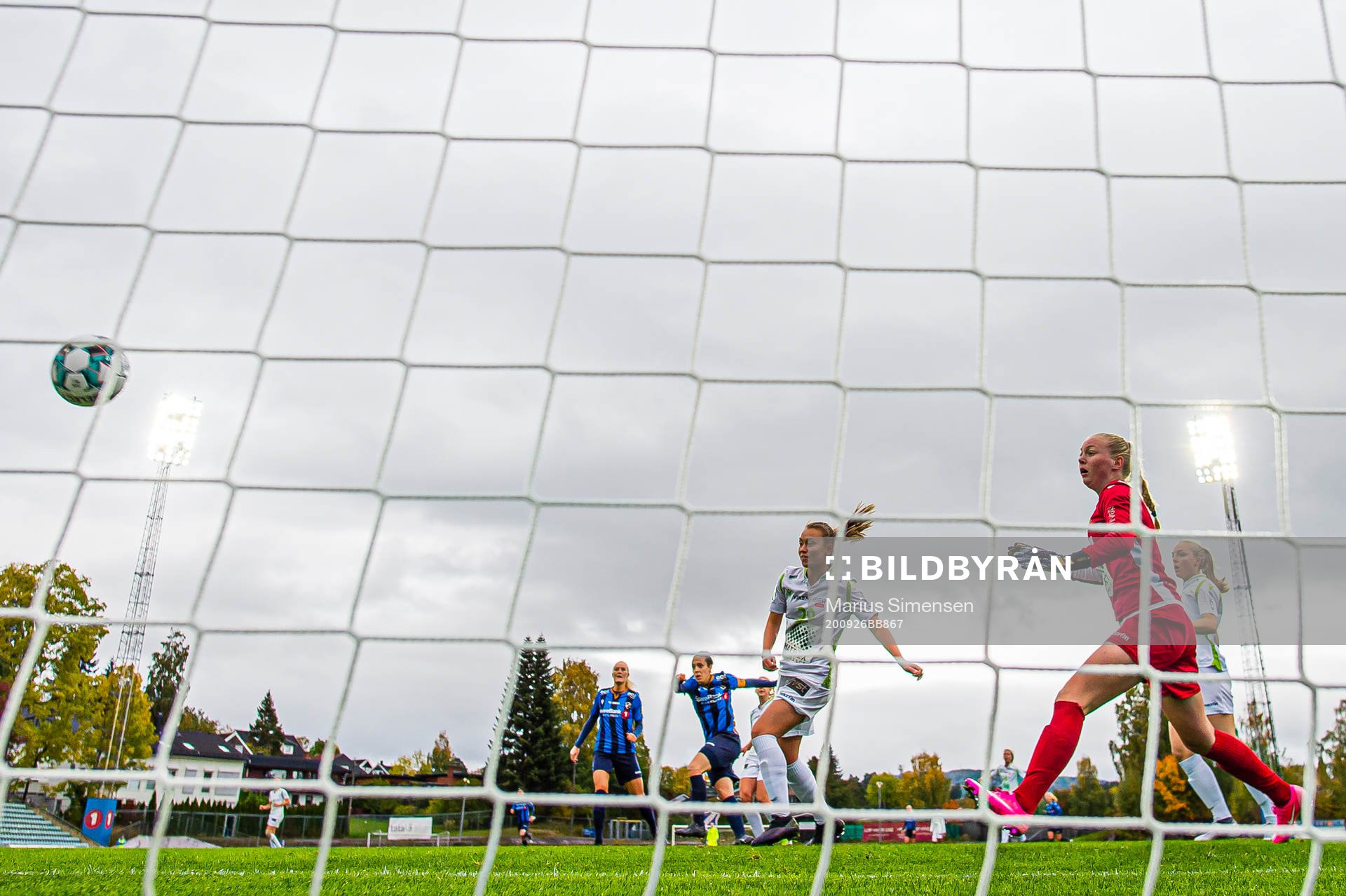 Melissa Linn Berman Bjånesøy of Stabæk scores the 2-0