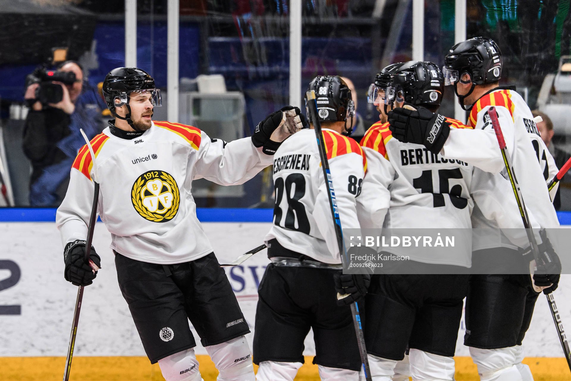 Brynäs Emil Molin jublar