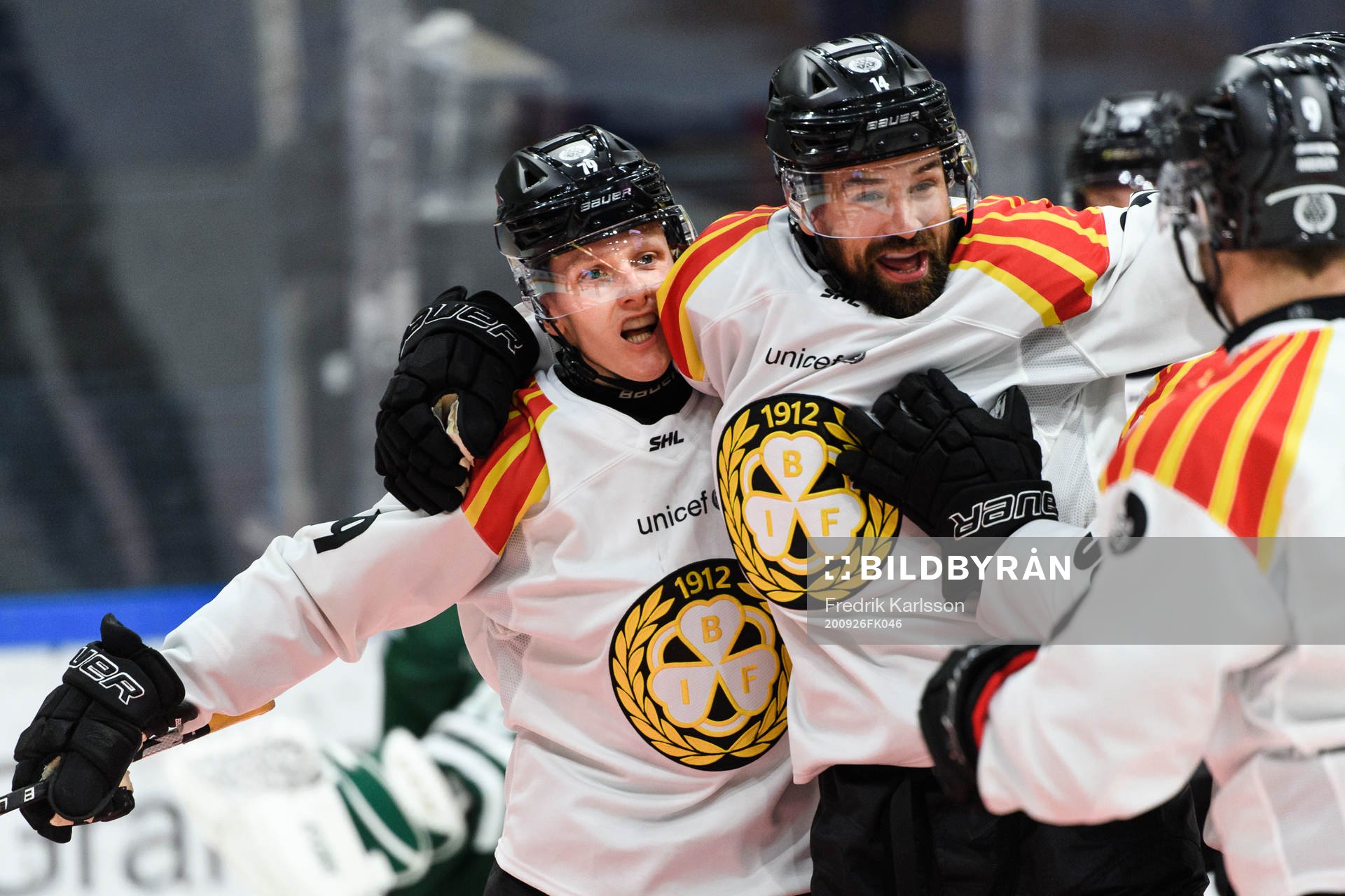 Brynäs Daniel Mannberg jublar med Johan Alcén