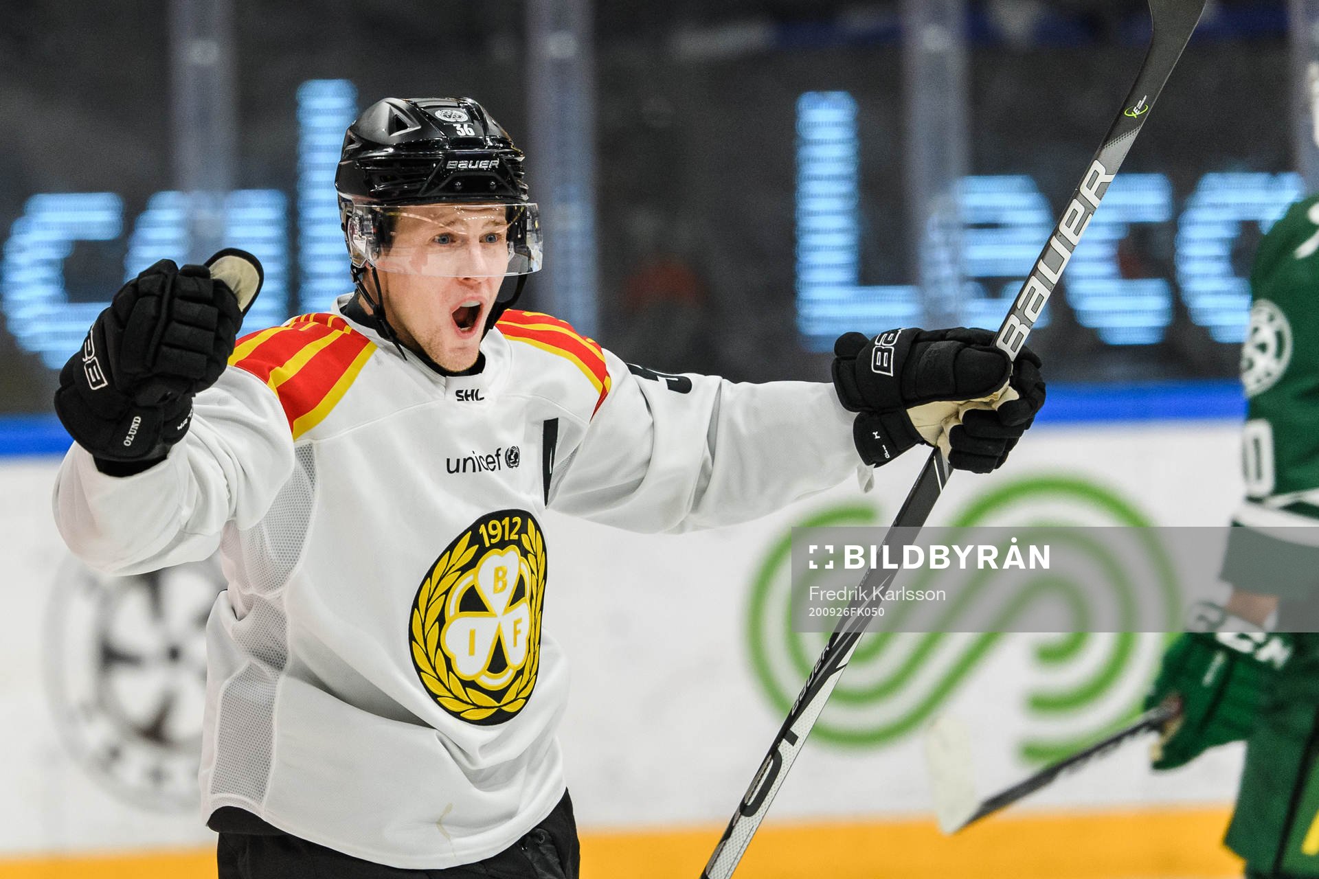 Brynäs Linus Ölund jublar