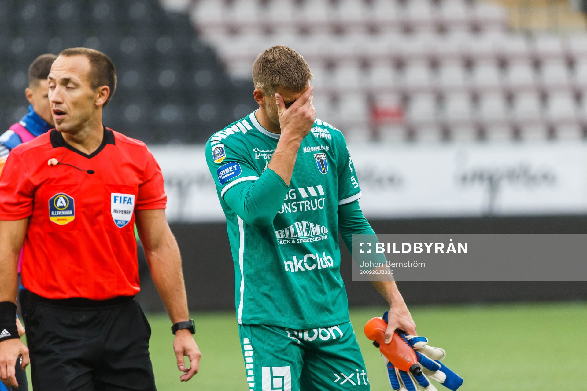 Sirius målvakt Lukas Jonsson deppar