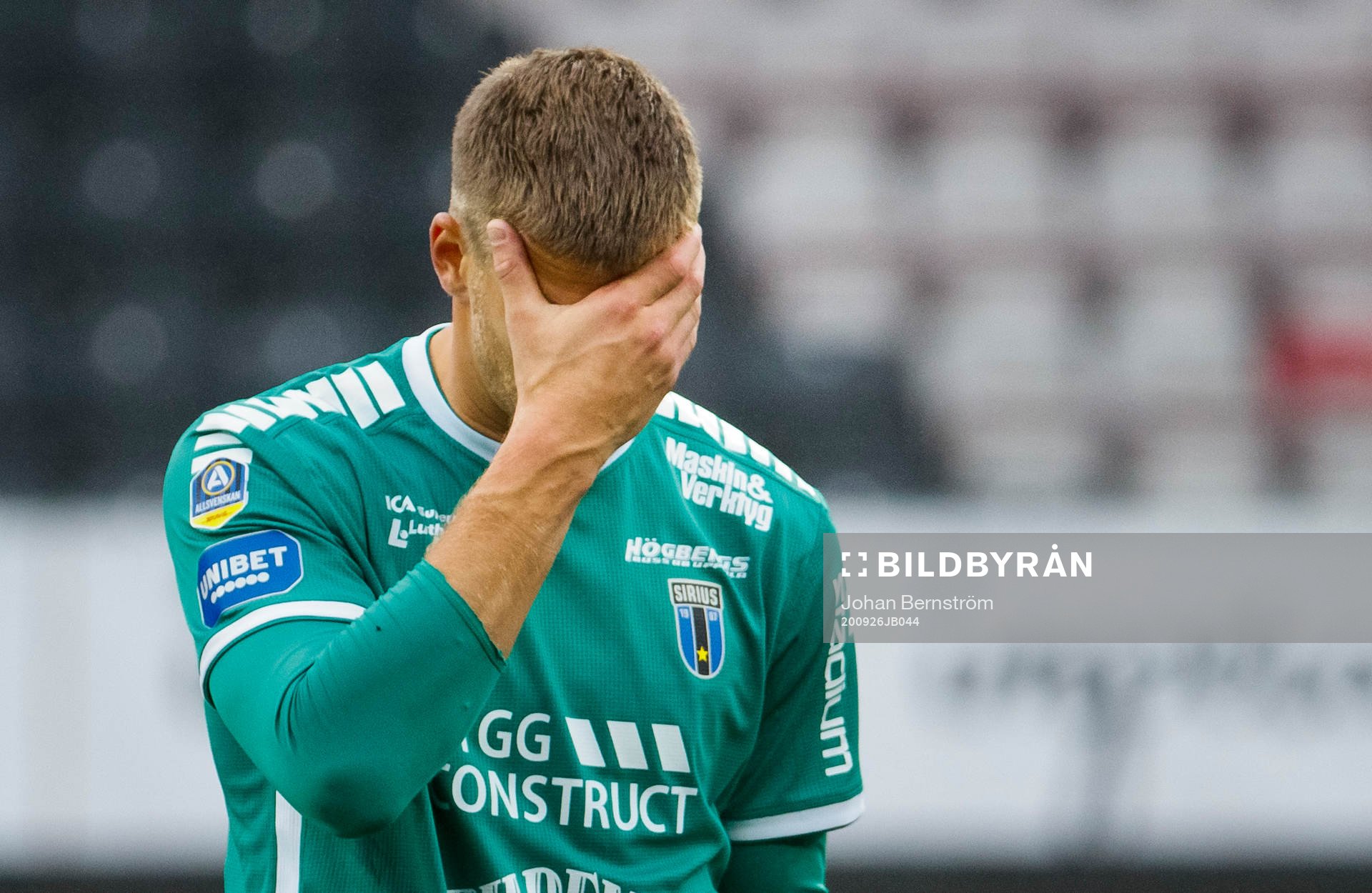 Sirius målvakt Lukas Jonsson deppar