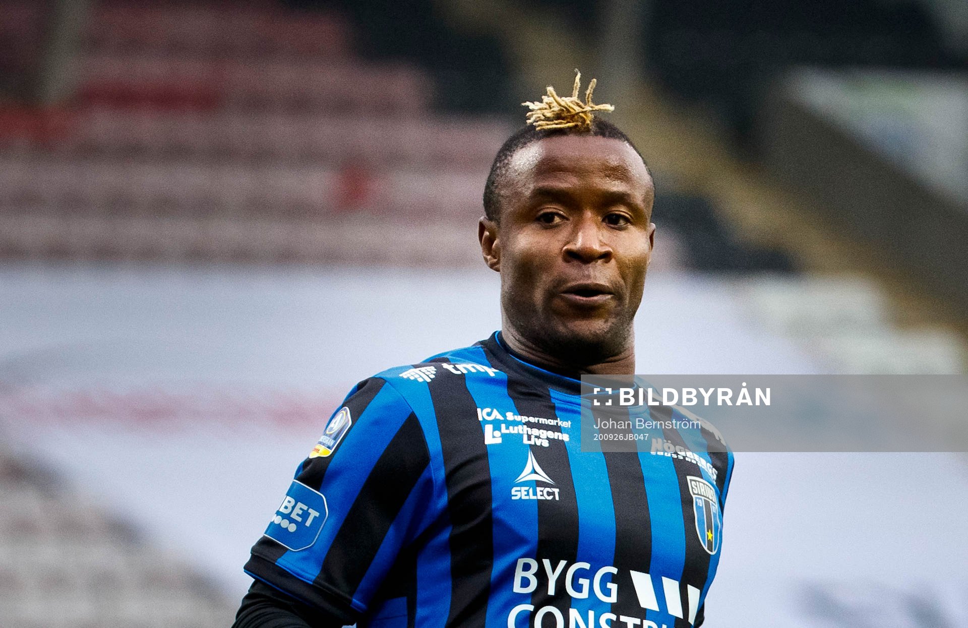 Sirius Kennedy Igboananike under fotbollsmatchen i Allsvenskan mellan Örebro och Sirius den 26 september 2020 i Örebro.
