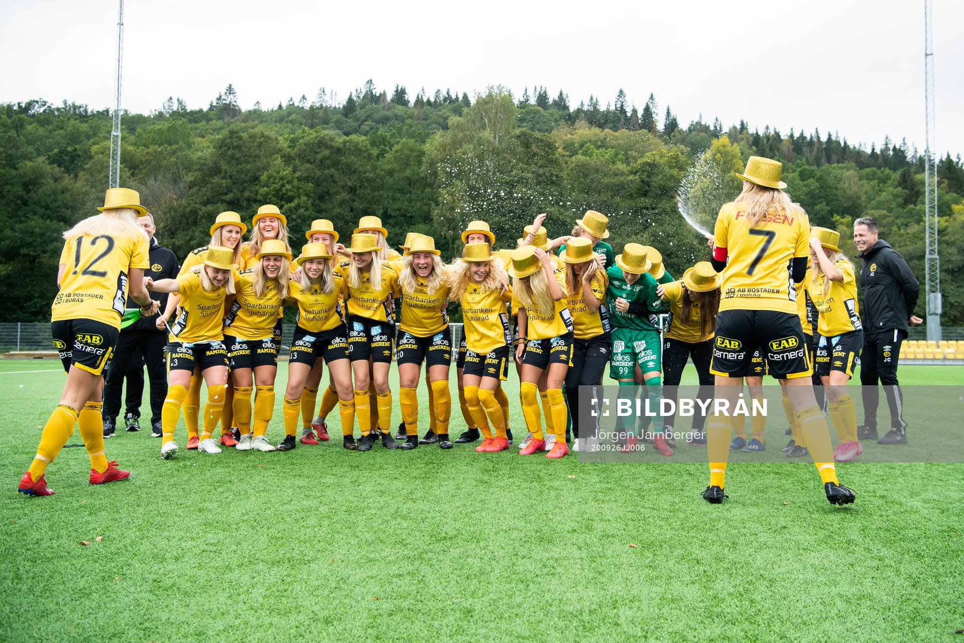Elfsborgs damlag firar seriesegern i division 4