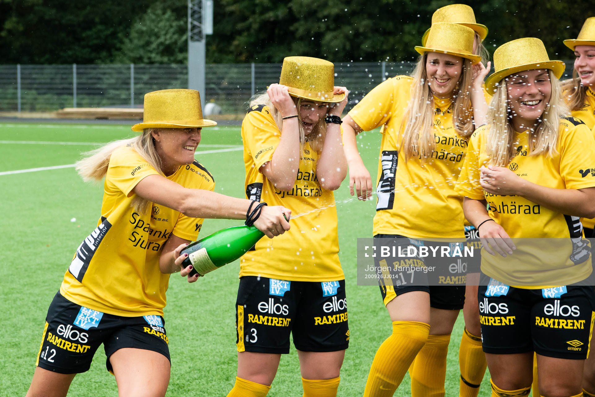 Elfsborgs Ellen Larsson firar seriesegern i division 4