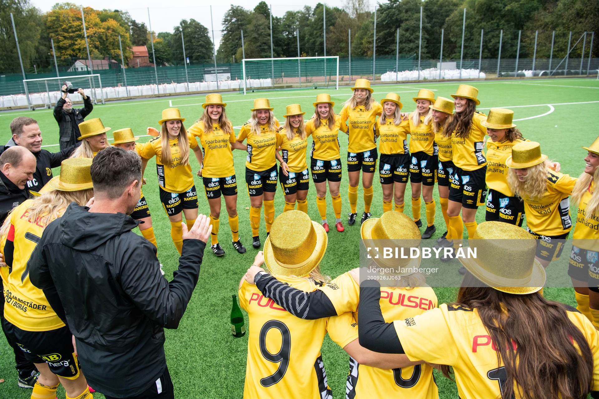 Elfsborgs damlag firar seriesegern i division 4