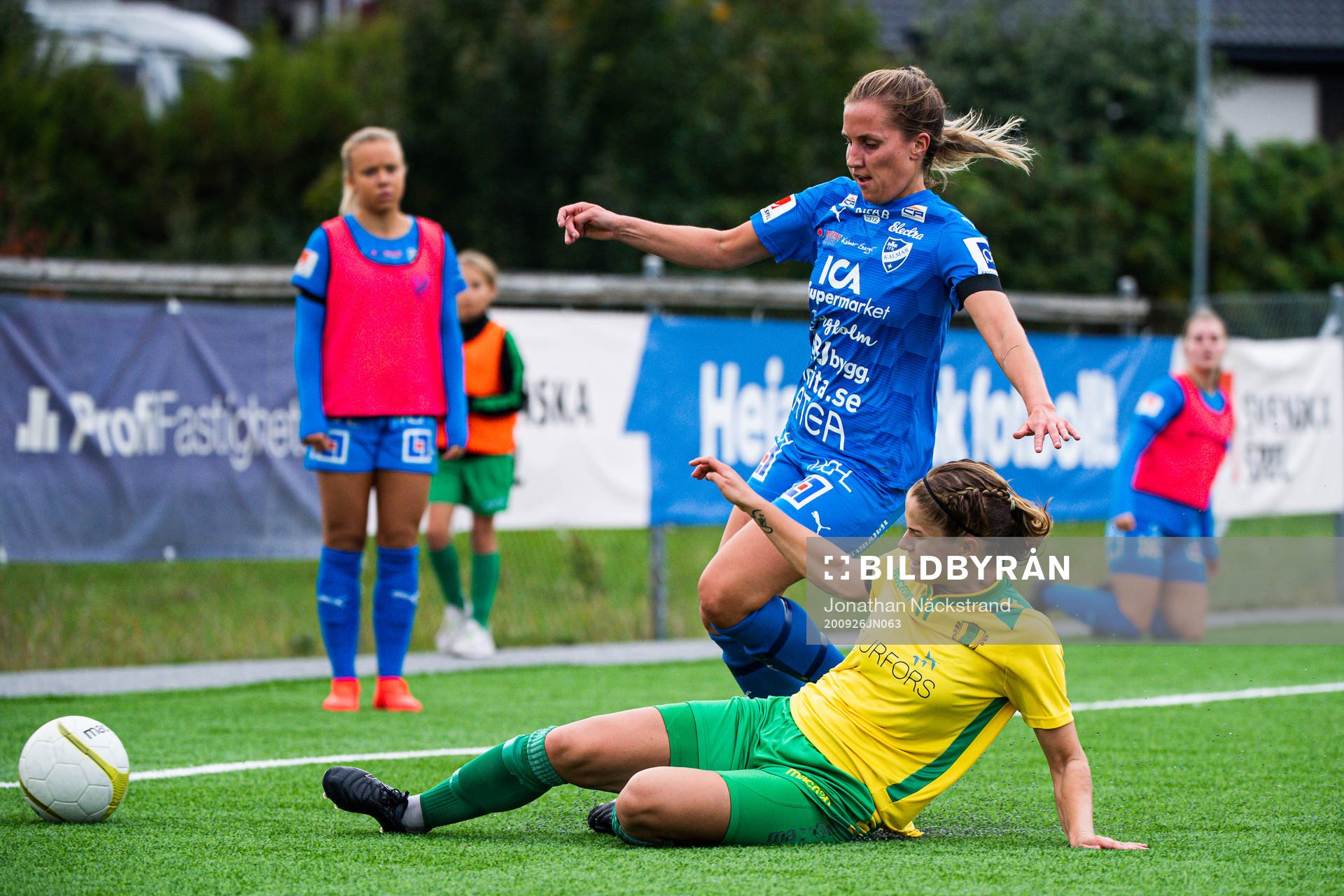 Kalmars Hanna Persson och Bollstanäs Nicole Lundström