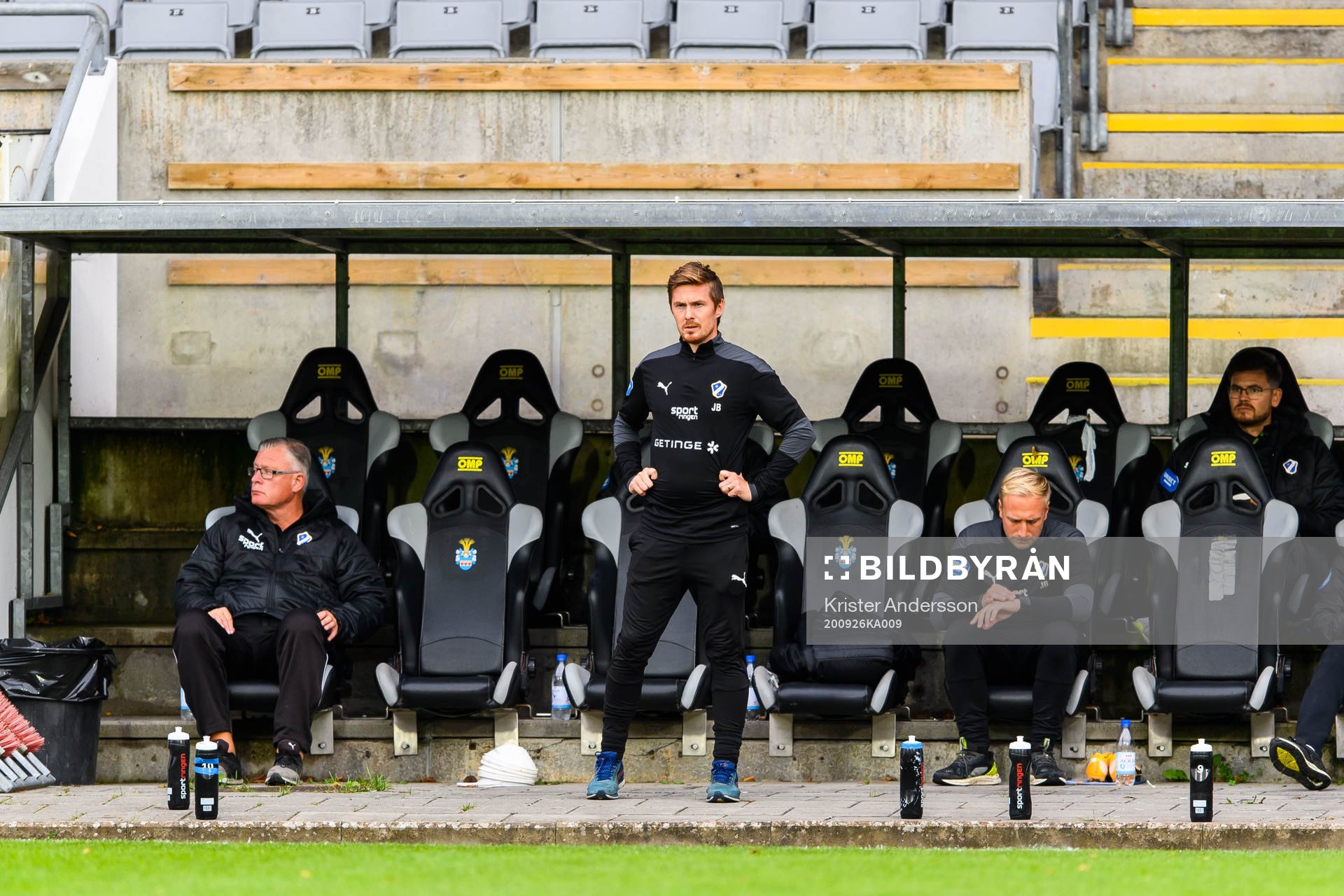 Halmstads tillfälliga tränare Johan Bergström under fotbollsmatchen i Superettan mellan Halmstad och Ljungskile den 26 september 2020 i Halmstad.
