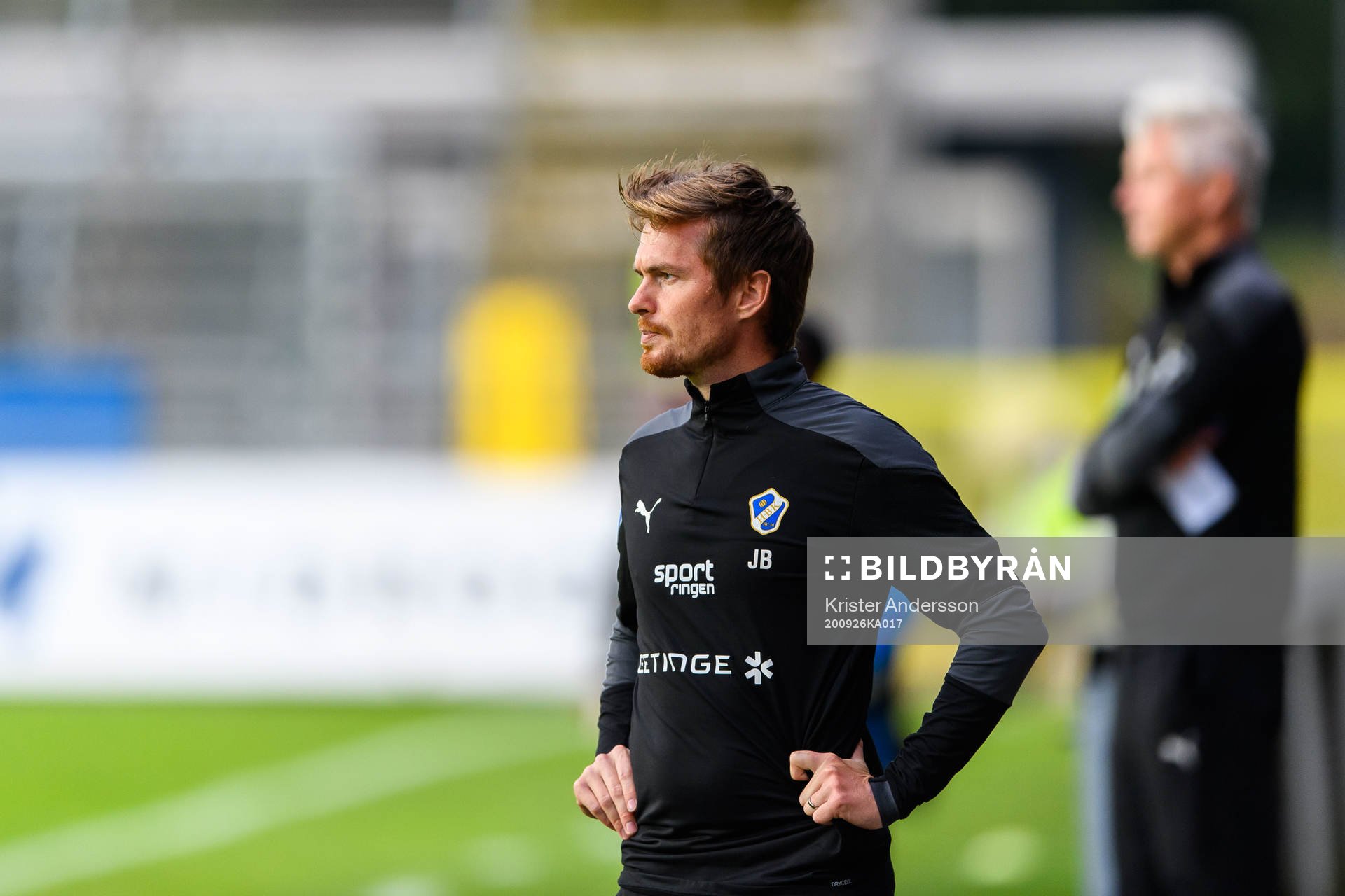 Halmstads tillfälliga tränare Johan Bergström under fotbollsmatchen i Superettan mellan Halmstad och Ljungskile den 26 september 2020 i Halmstad.