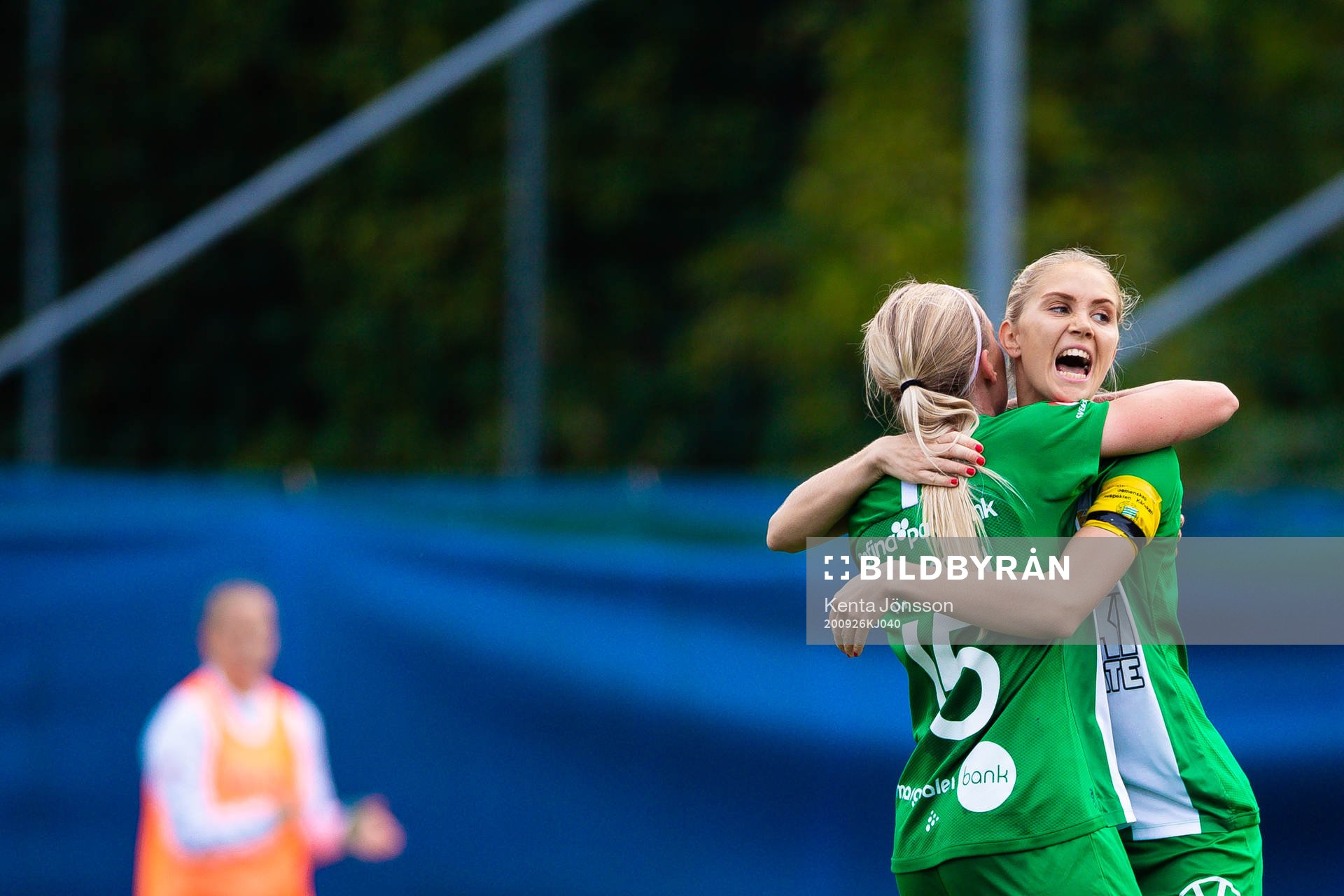 Hammarbys Elsa Karlsson och Alice Karlsson  jublar