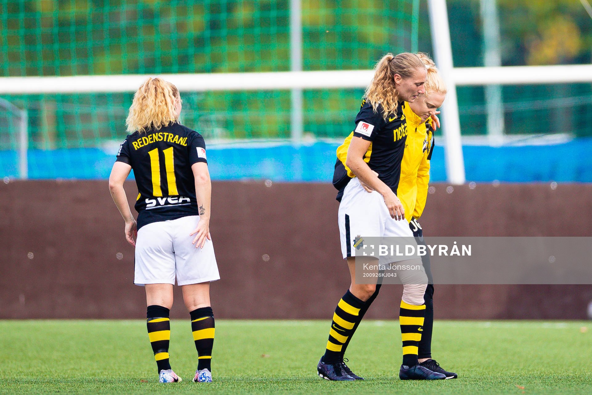 s Matilda Rosqvist lämnar planen