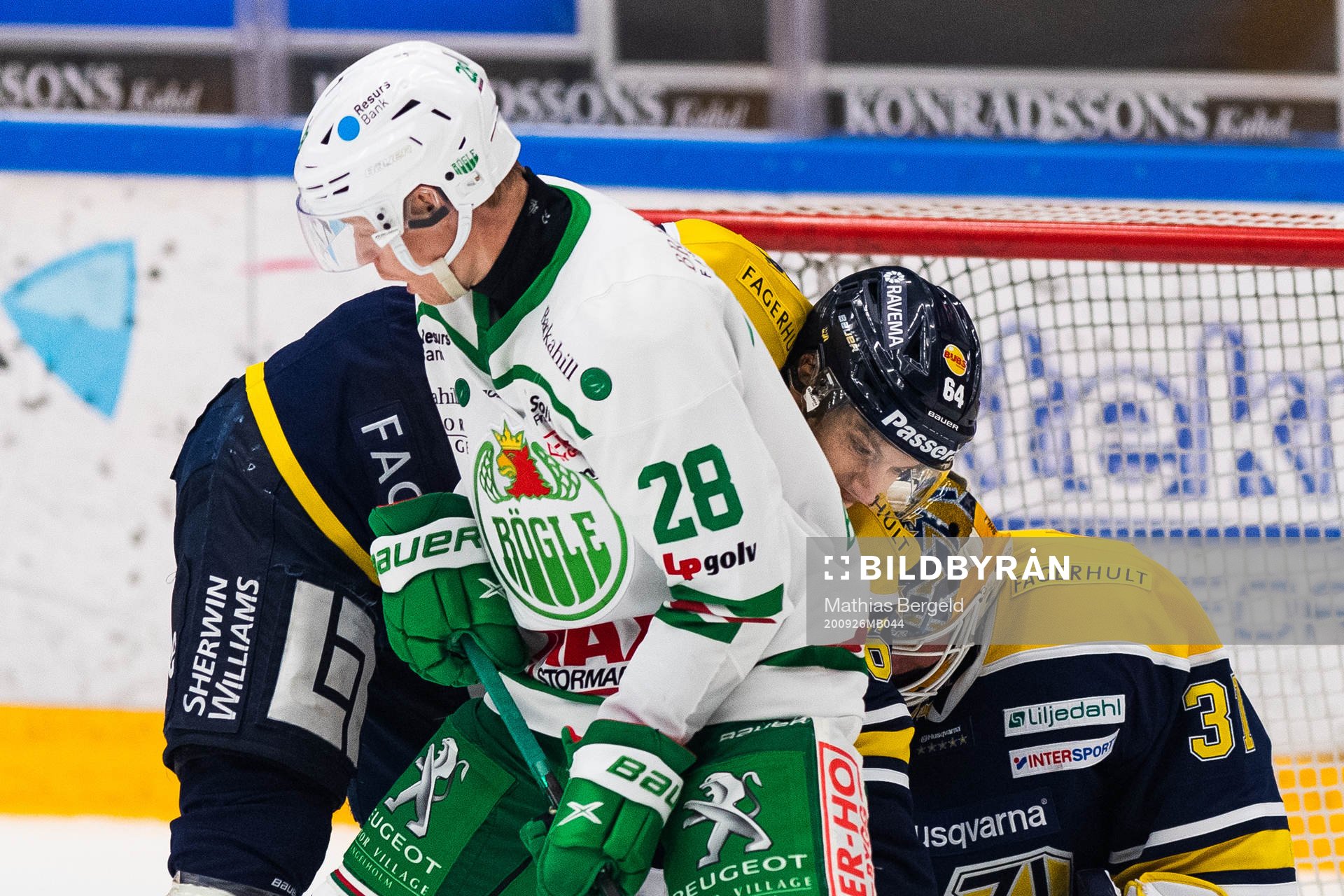 s Eric Martinsson och målvakt Jonas Gunnarsson