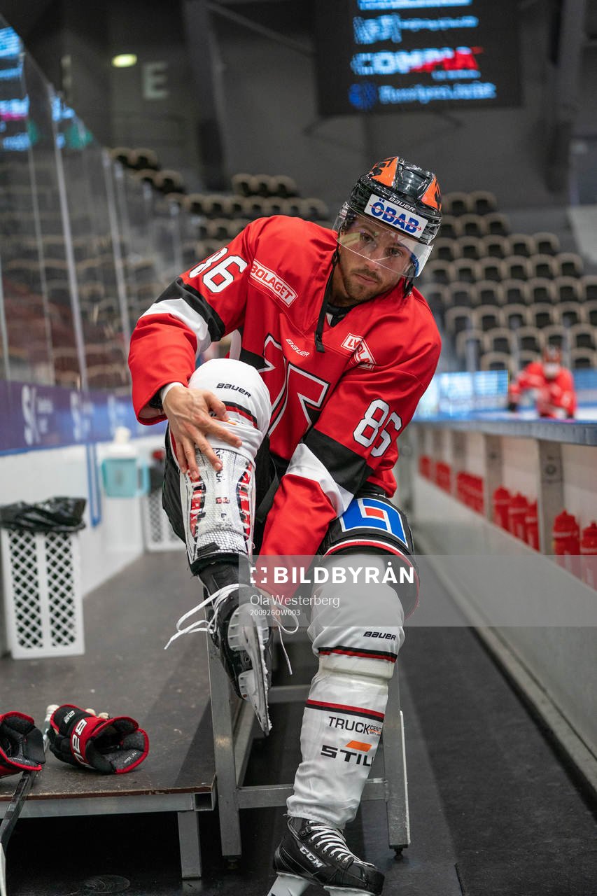 Örebros Mathias Bromé före ishockeymatchen i SHL mellan