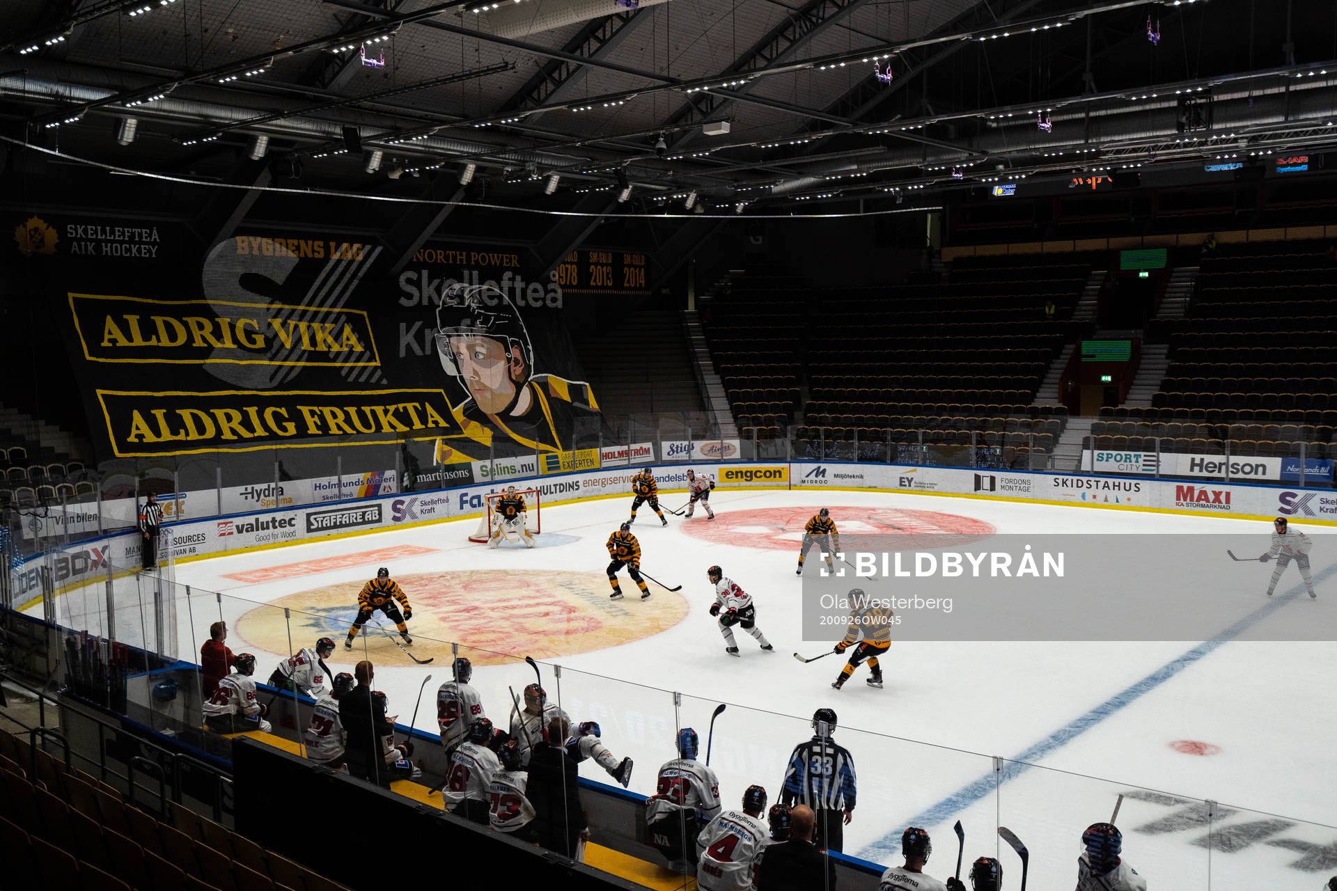 Tifo på Skellefteås Oscar Möller med texten Aldrig vila