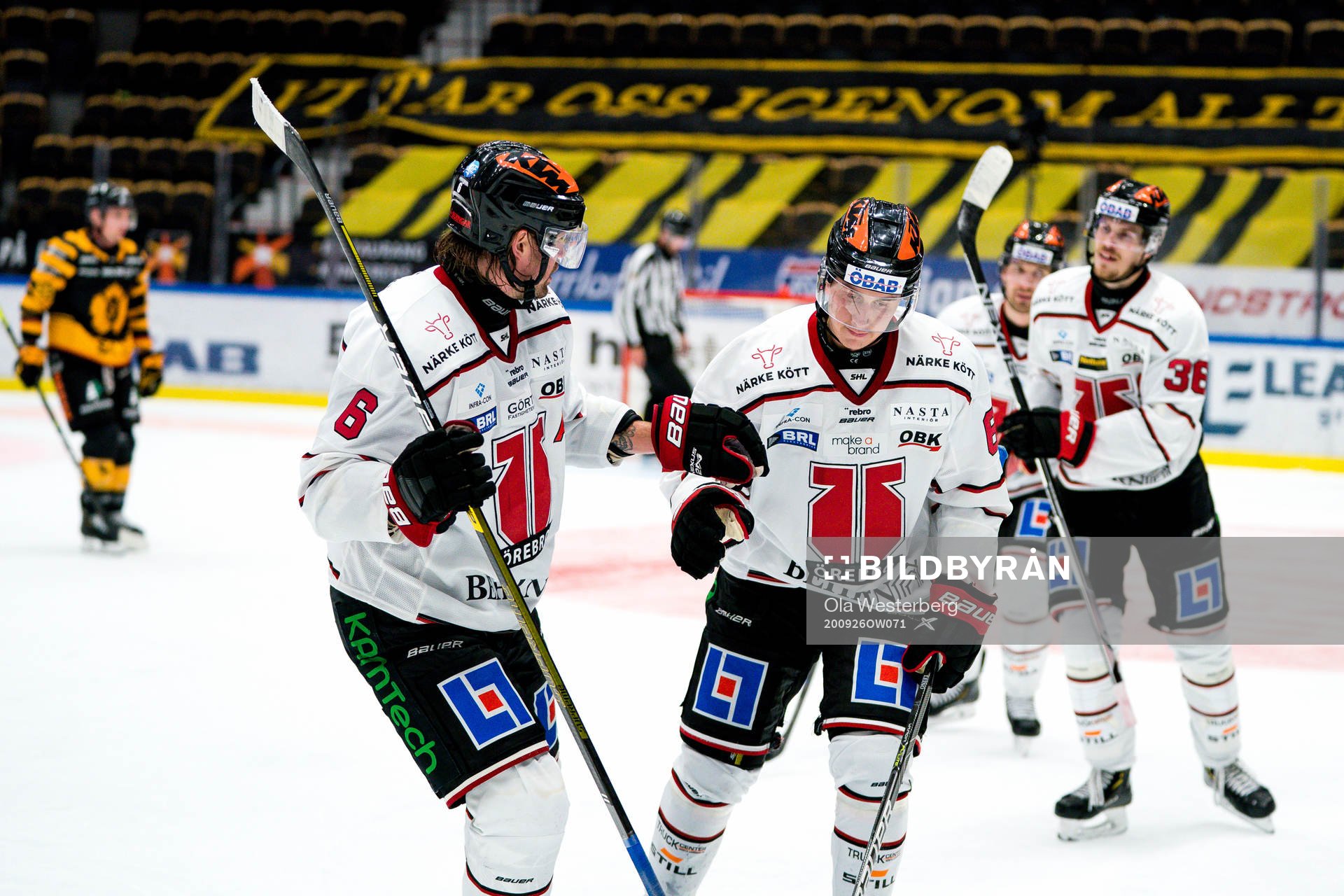 Örebros Stefan Warg , Robert Leino och Emil Larsson jublar