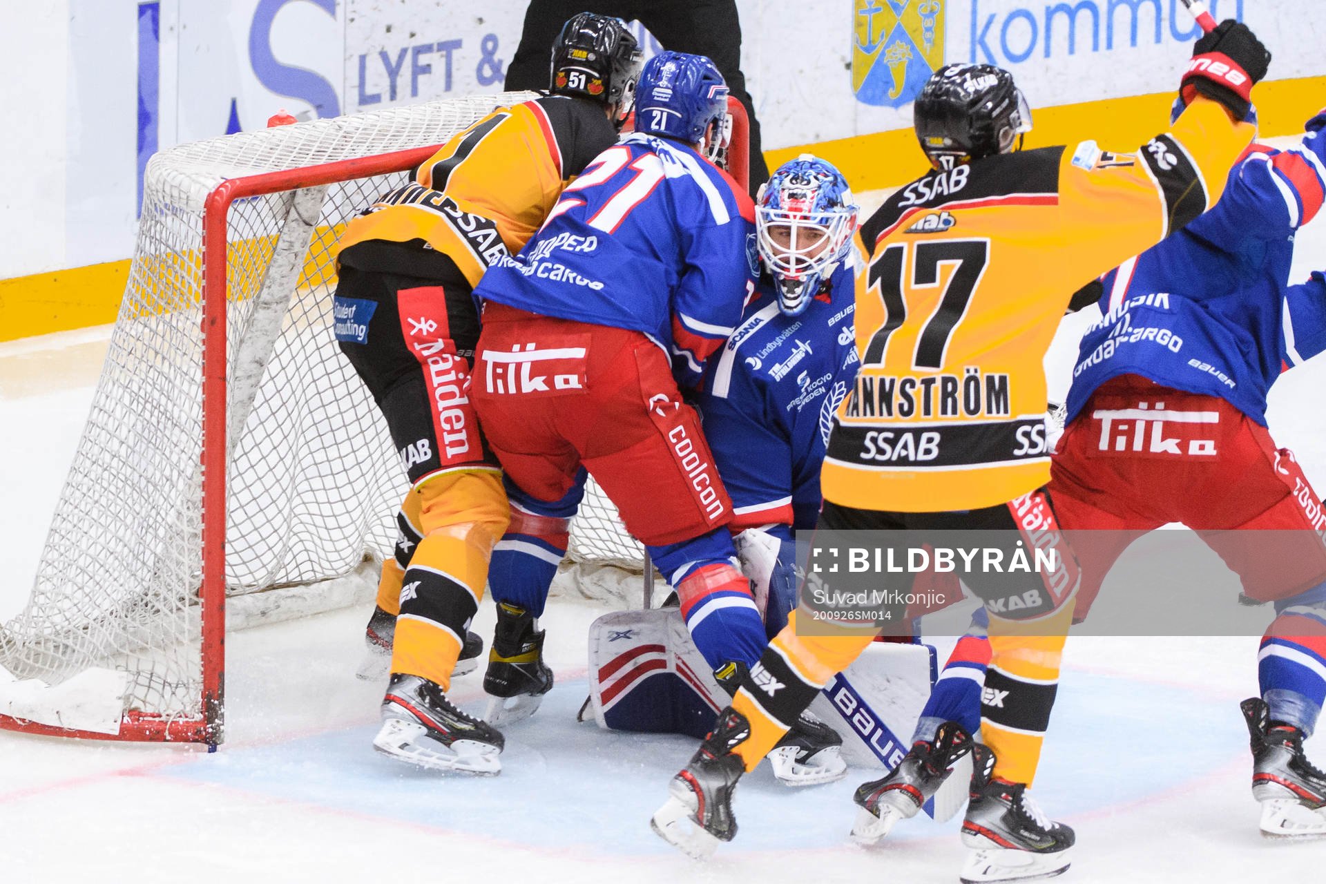 Luleås Petter Emanuelsson och Isac Brännström jublar