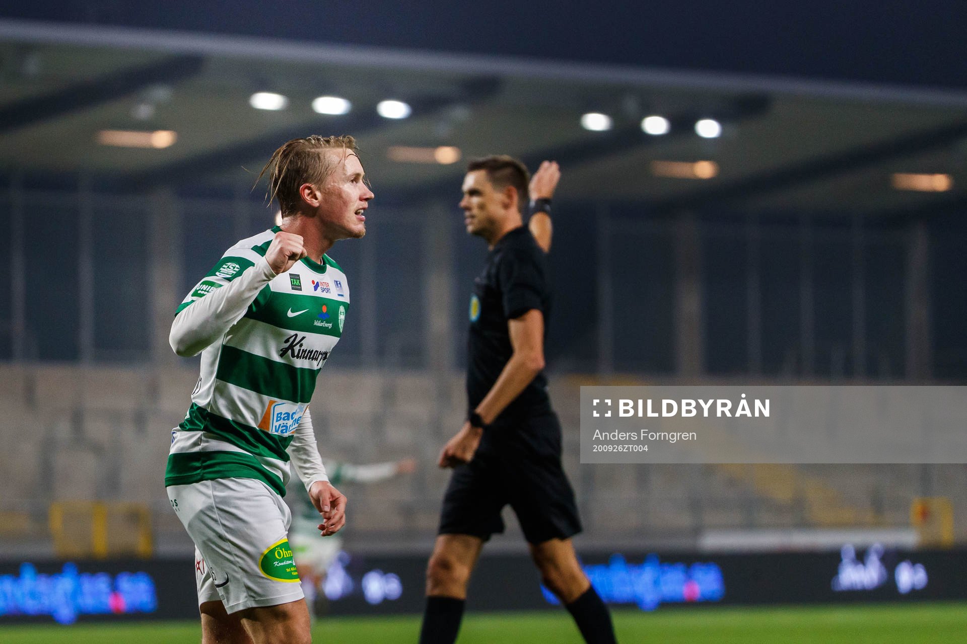 Västerås Emil Skogh jublar efter 1-2 under fotbollsmatchen i Superettan mellan Västerås SK och Jönköpings Södra den 26 september 2020 i Västerås.