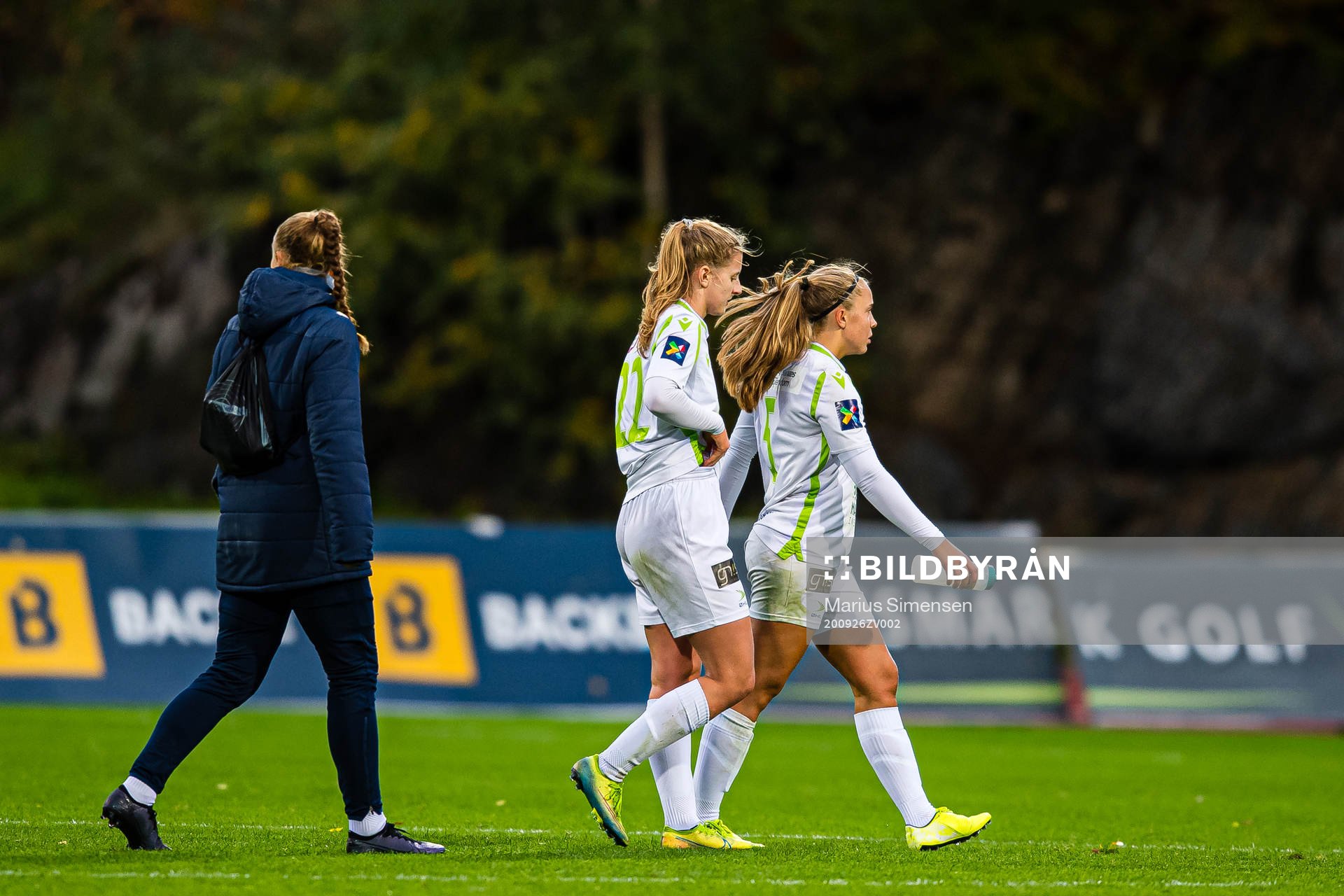 Mari Løyland Vassanyi and Hanna Rake Ellingsen of
