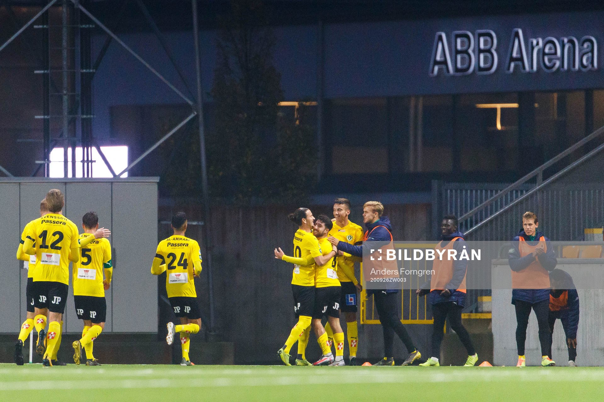 Jönköpings Moustafa Zeidan jublar med lagkamrater