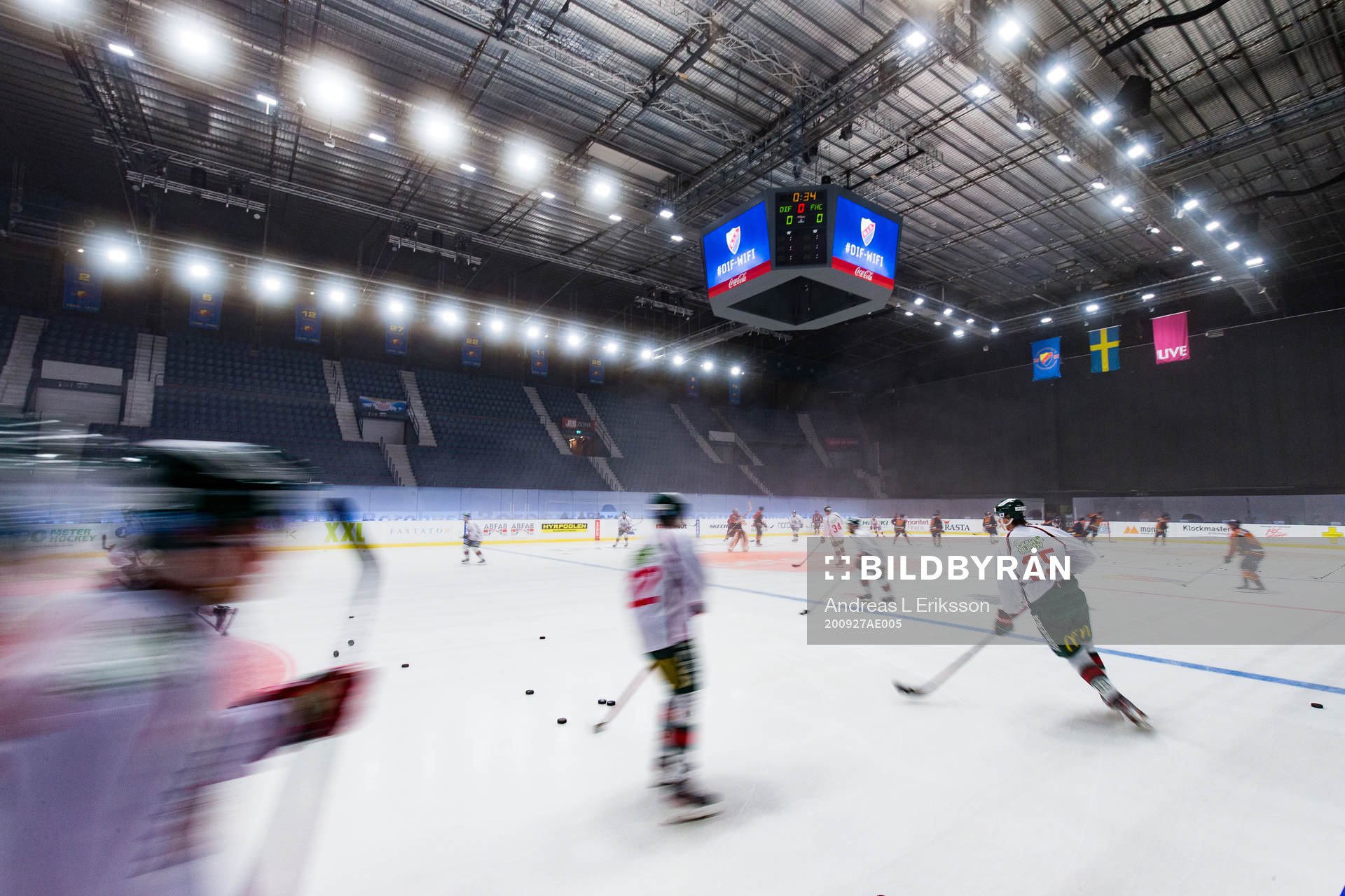Frölundas och Djurgårdens värmer upp innan
