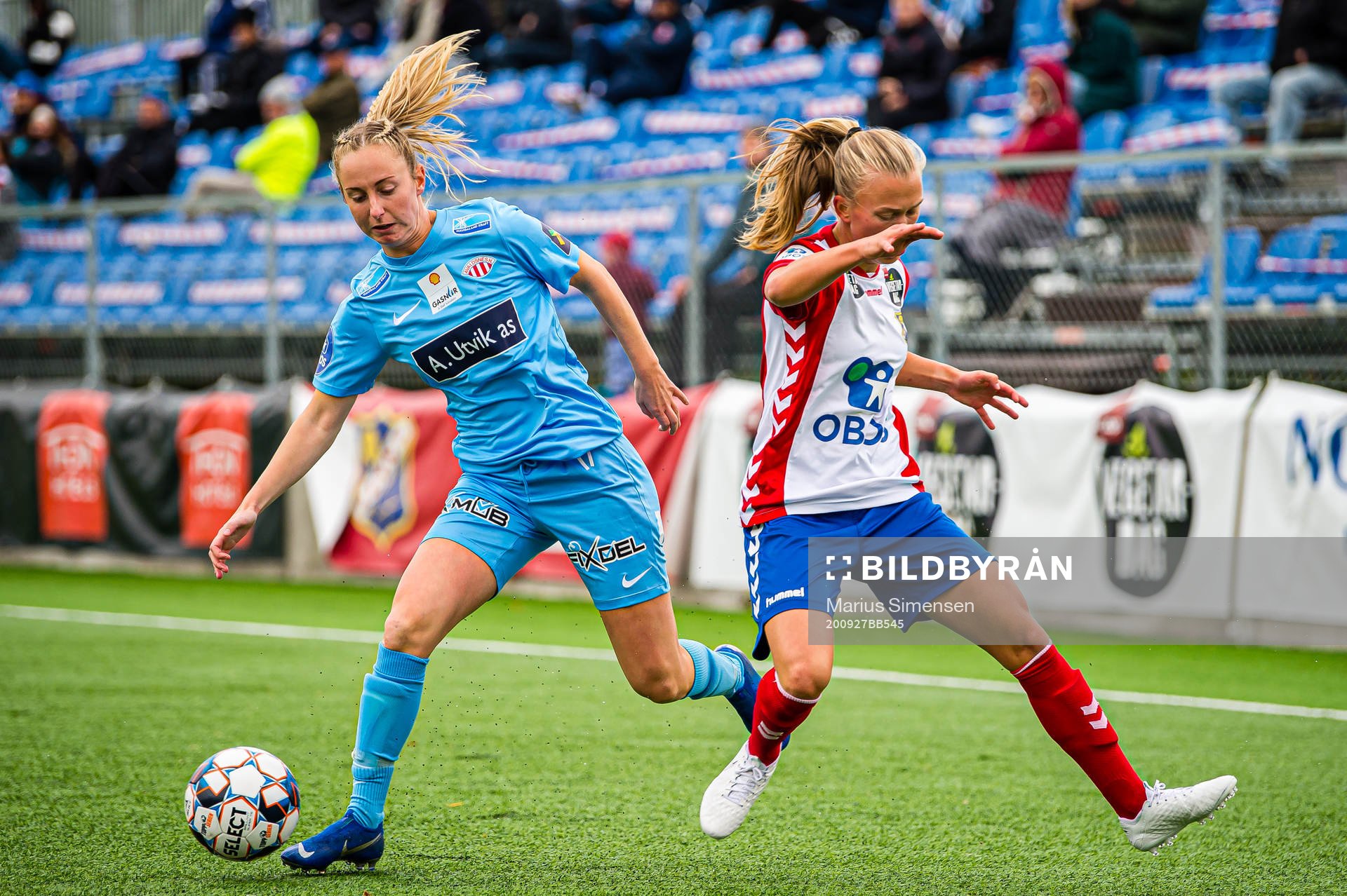 Hanna Dahl of Avaldsnes and Emilie Bølviken of Lyn