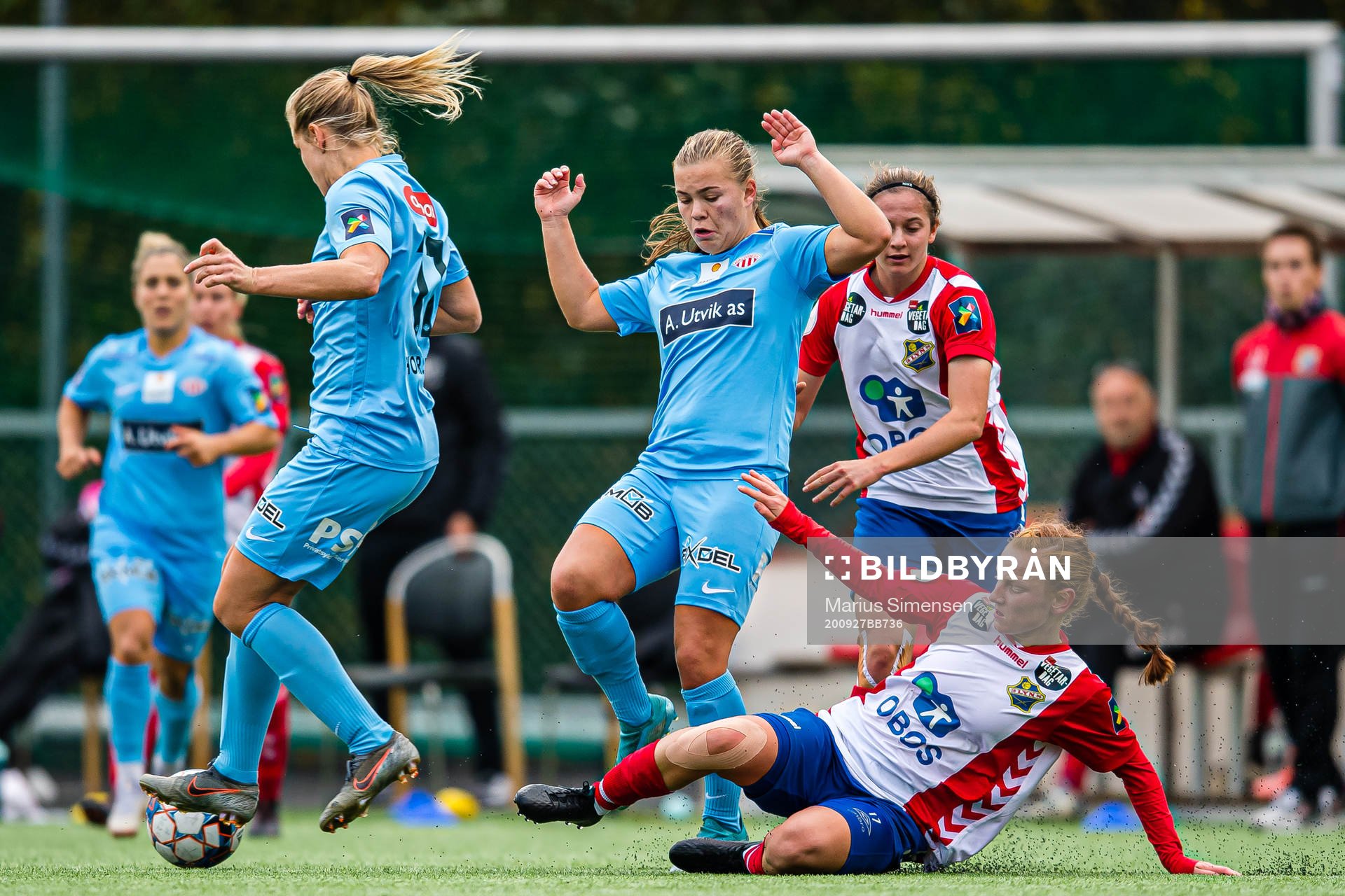 Olaug Tvedten of Avaldsnes and Laura Gashi of Lyn