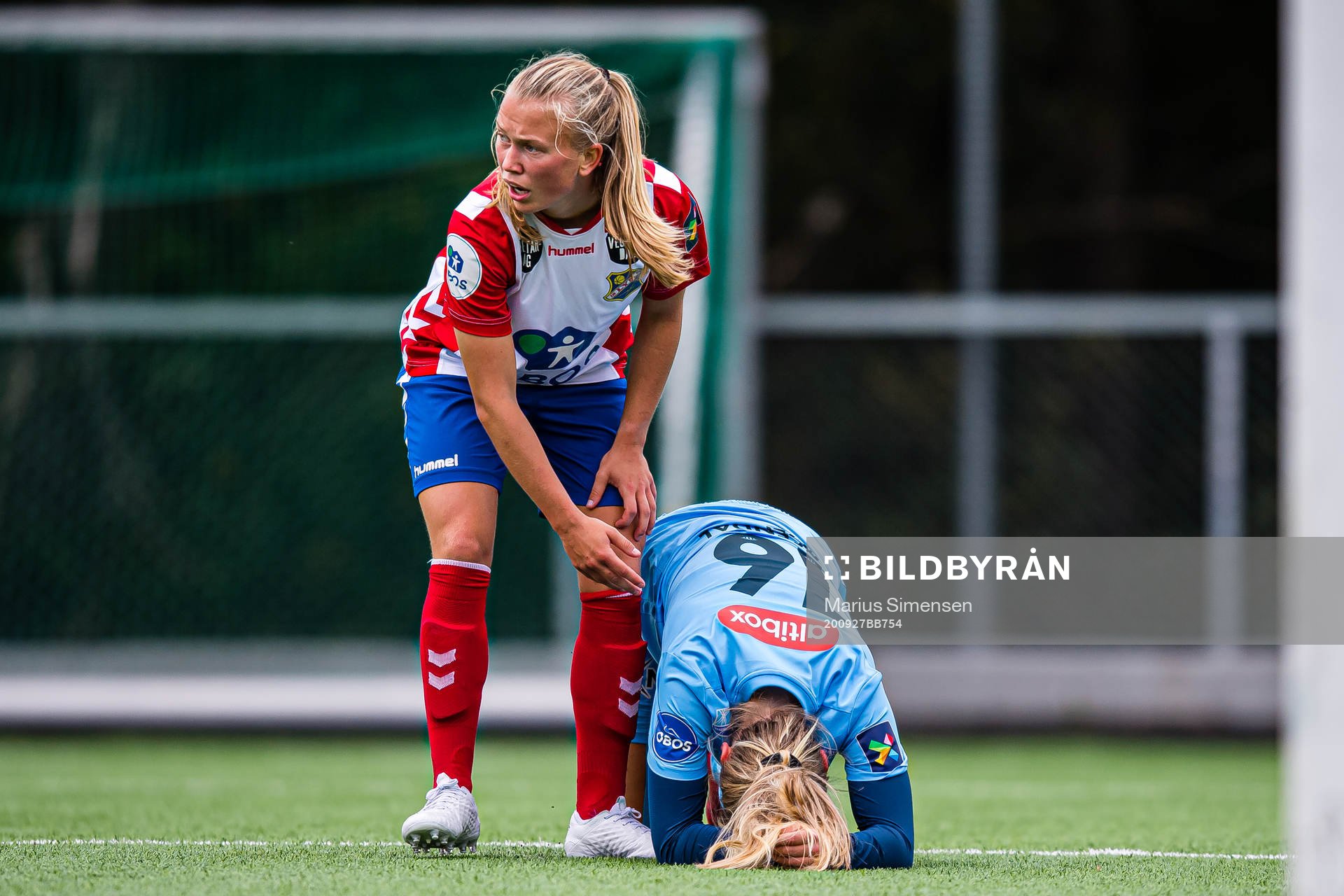 Emilie Bølviken of Lyn and Anna Langås Jøsendal of